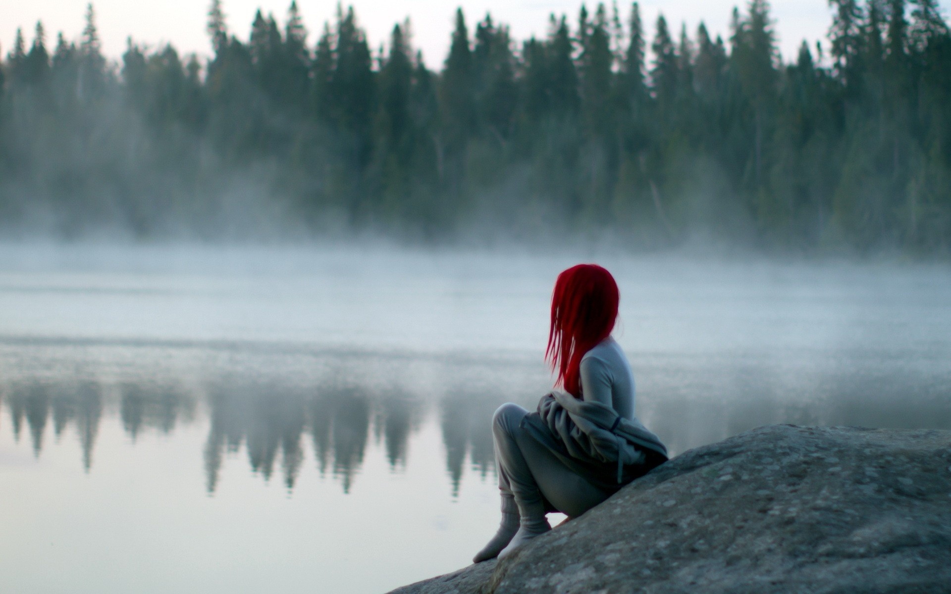 1920x1200 lonely, fog, stone, lake, red head
