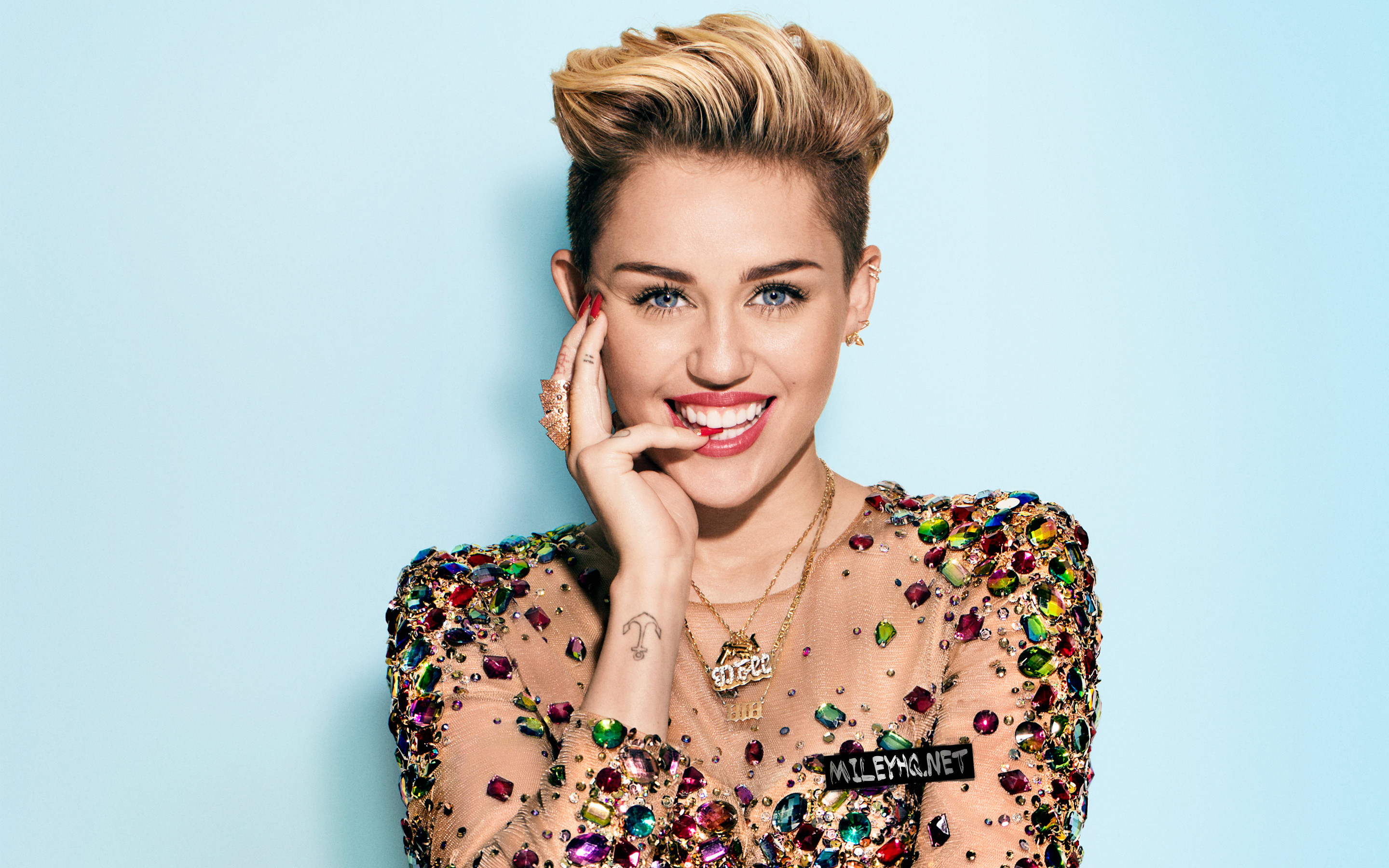 2880x1800 Miley Cyrus