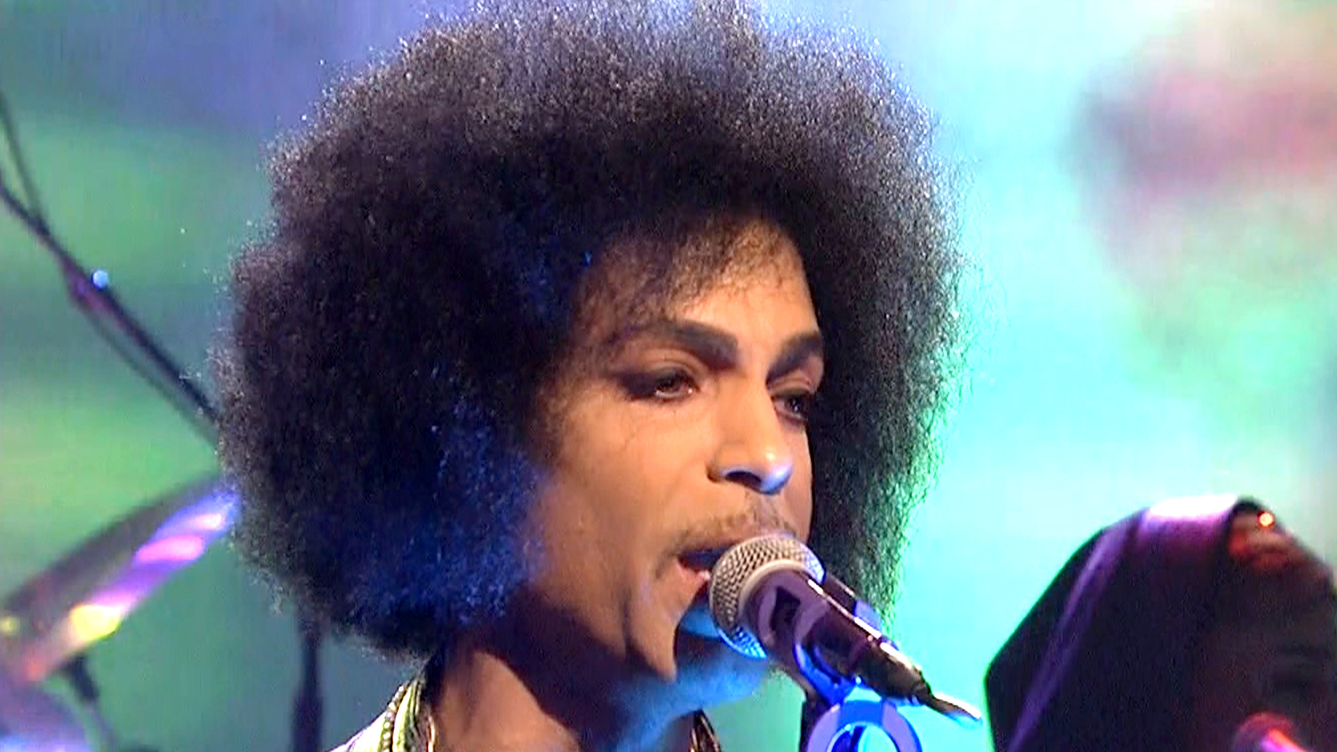 1920x1080 Prince steals the show with 8-minute set on 'SNL'