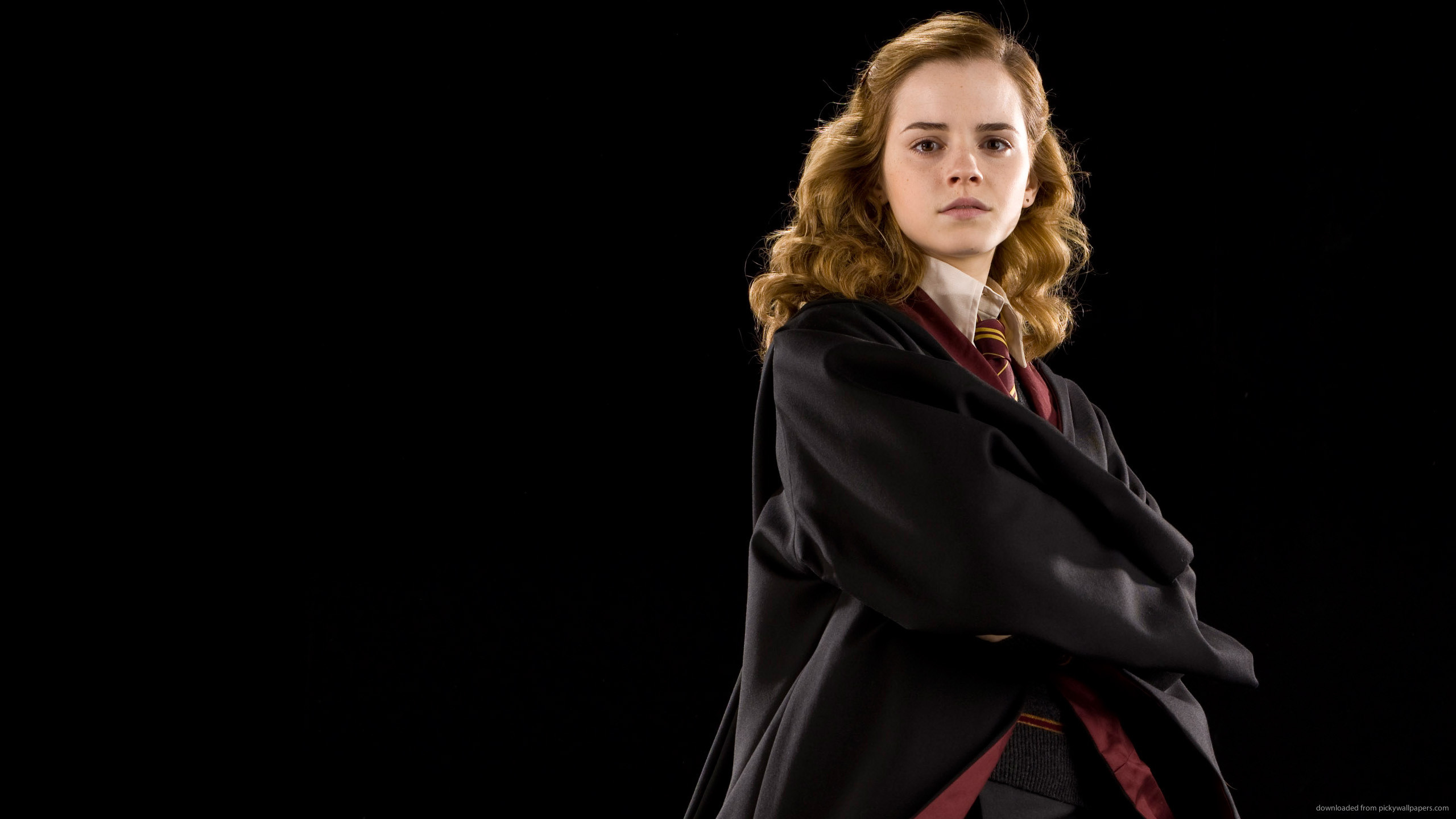 2560x1440 Hermione Granger In A Griffindor Cloak for 
