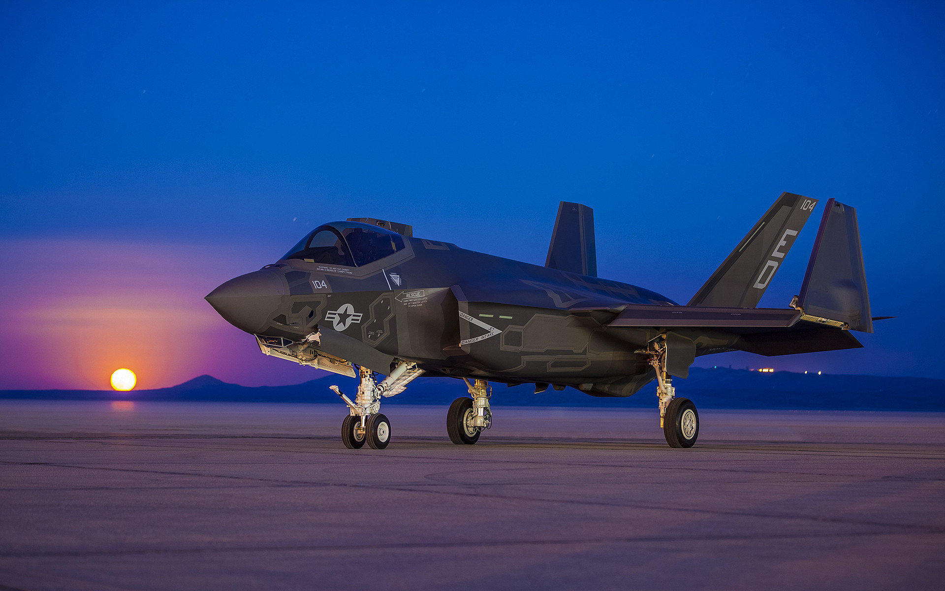 1920x1200 An F-35 of the US Airforce [1,920 Ã 1,200] ...
