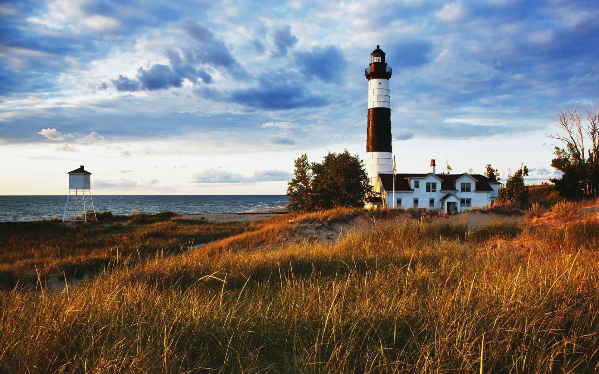 1920x1200 Wonderful Lighthouse On Lake Michigan wallpaper free