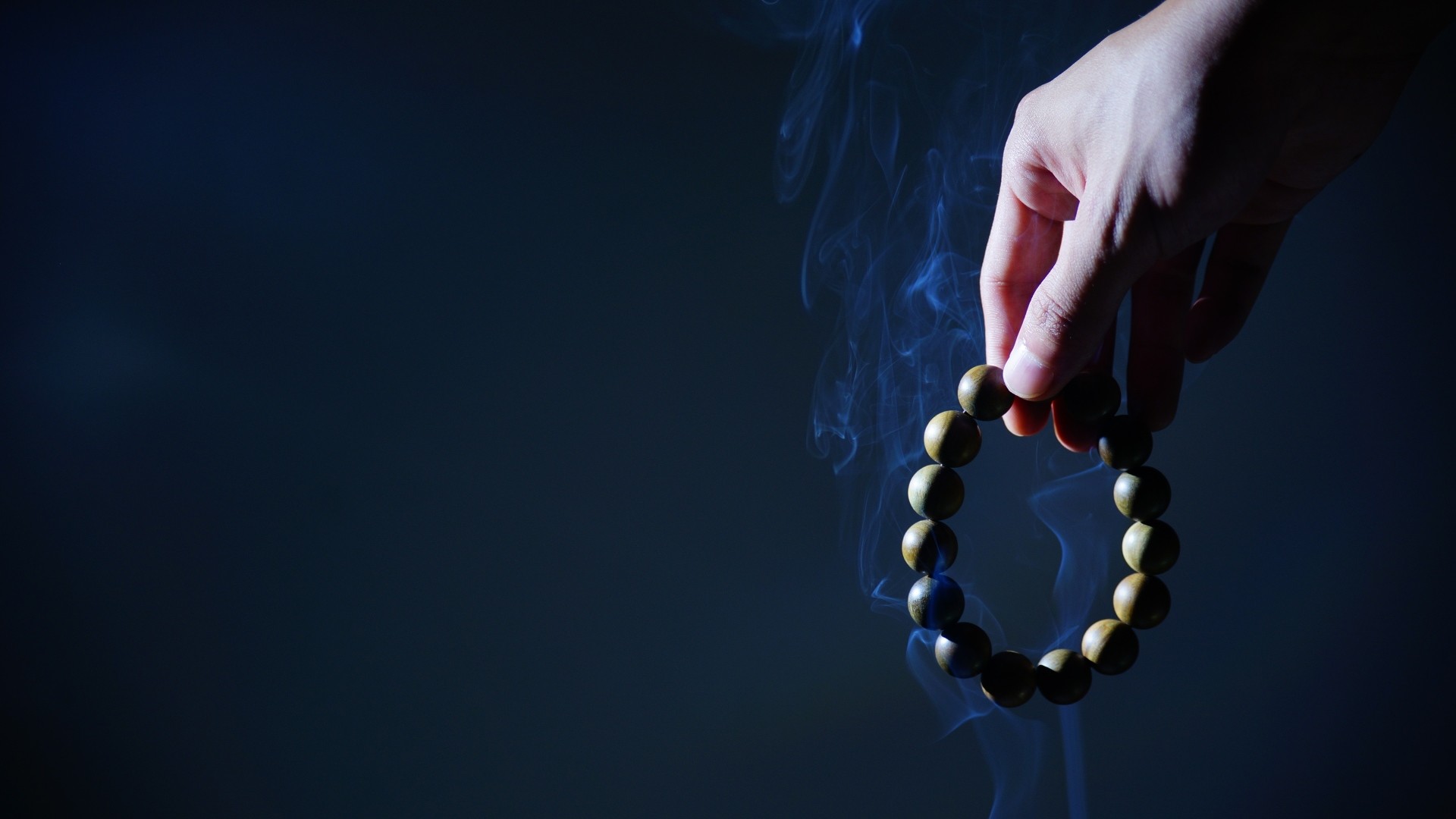 1920x1080 Preview wallpaper rosary, hand, smoke 