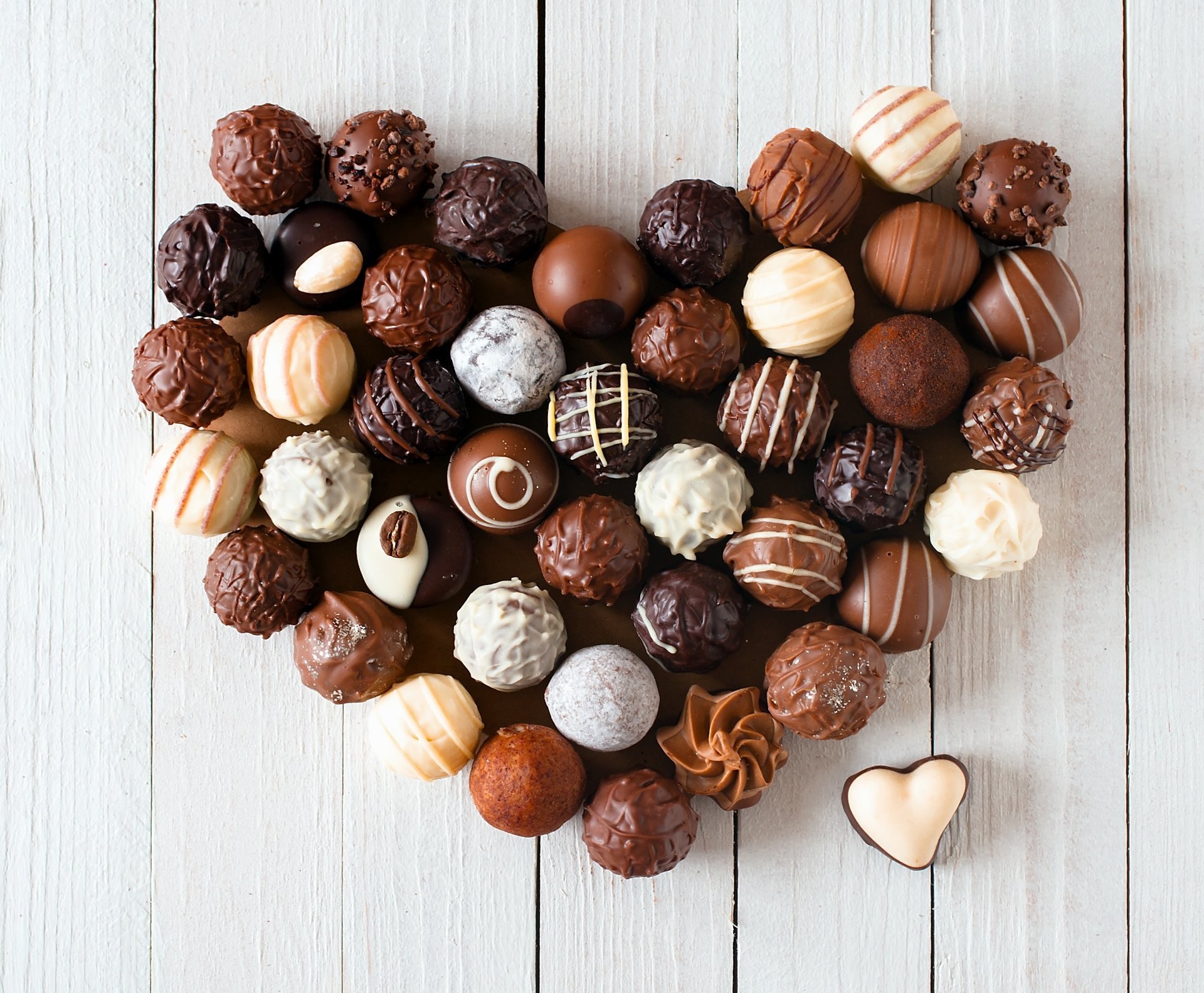 1920x1584 love heart romantic chocolate love heart chocolate candy