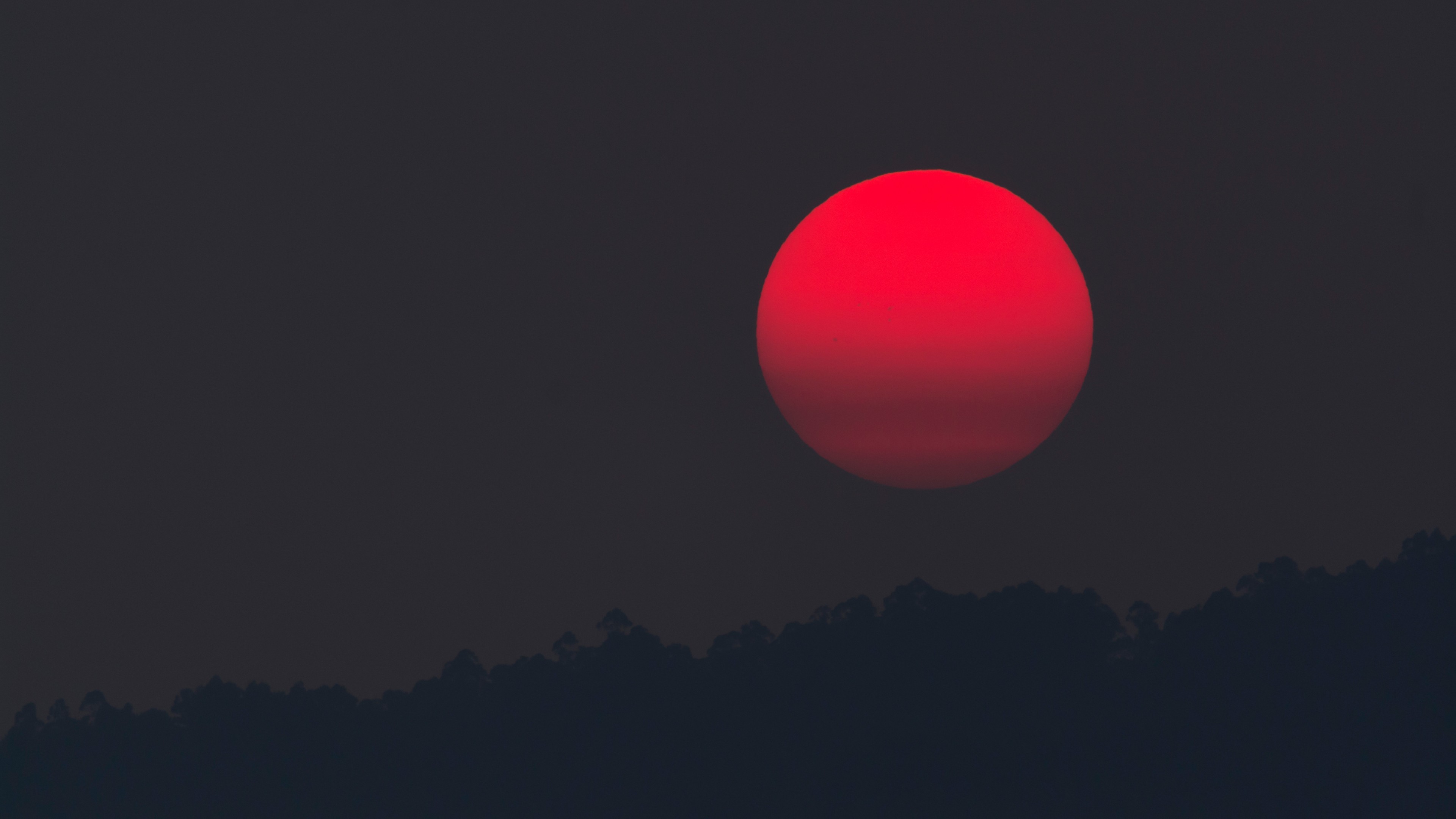 3840x2160 Nature / Red Moon Wallpaper