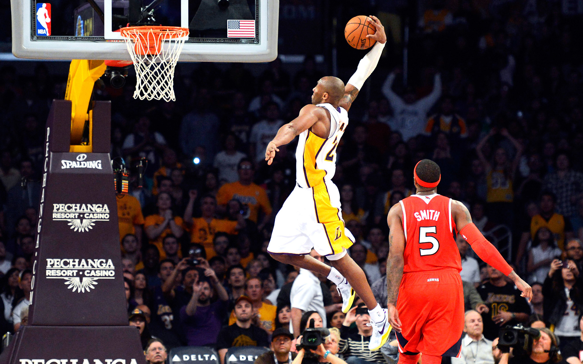 2048x1280 Kobe Bryant Dunk 2013 Hd Images 3 HD Wallpapers
