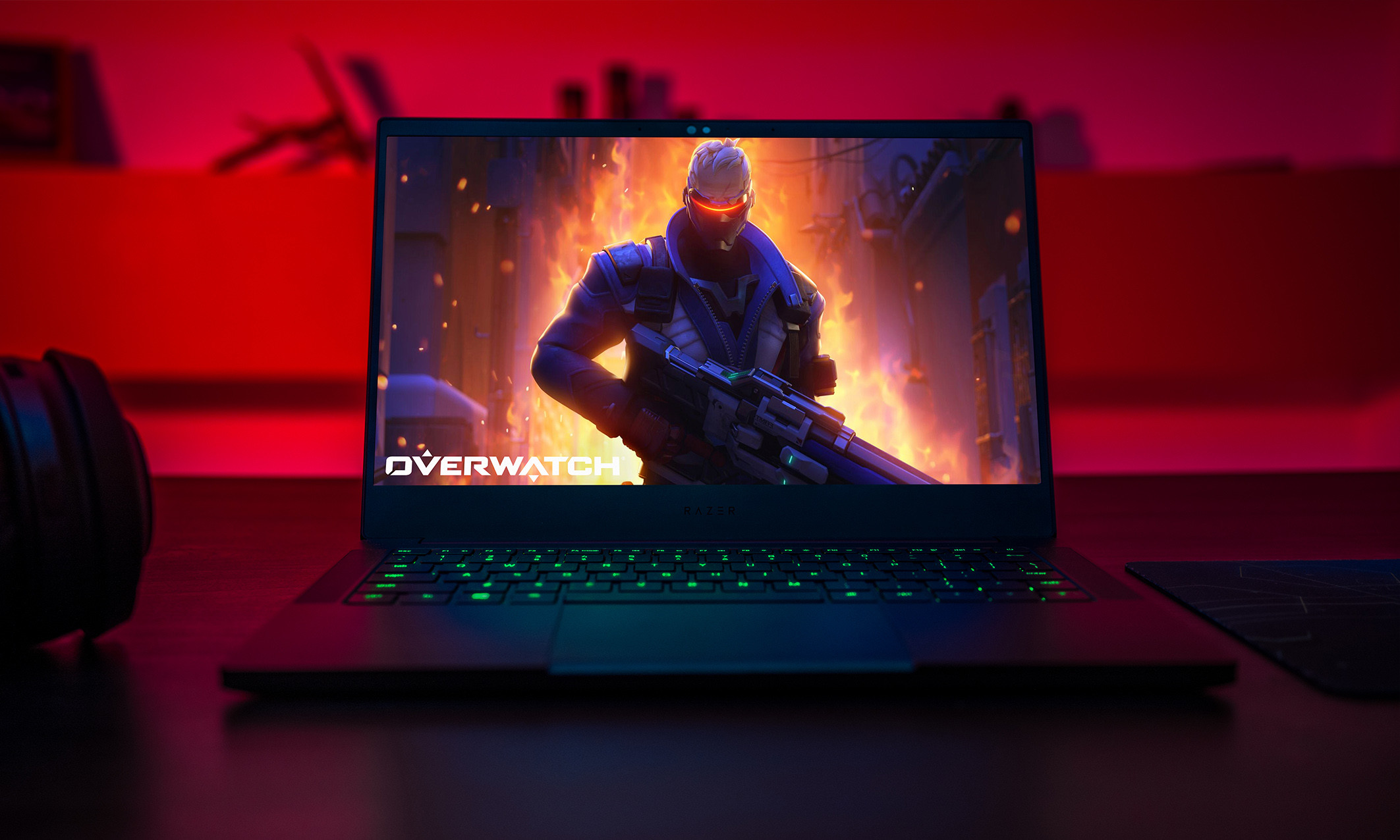 2125x1276 ... a first for the Razer Blade family. Razer also retained the ideal web  camera placement at the top of the screen to avoid awkward shots.