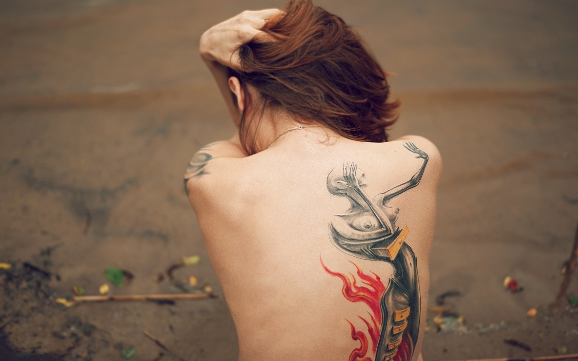 1920x1200 Beautiful tattoo on the back of a girl