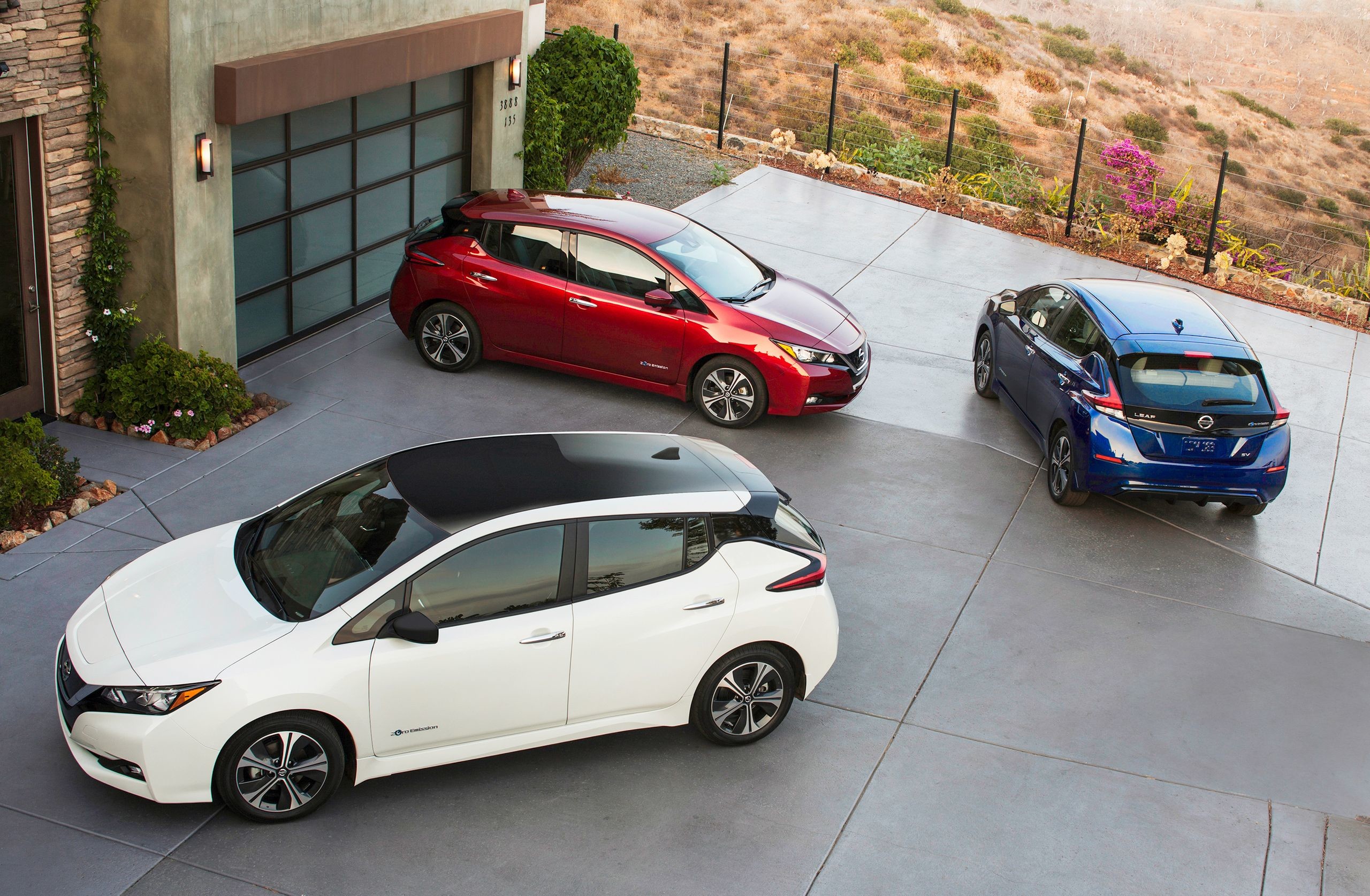 2560x1674 2018 Nissan LEAF Wallpaper Galore: Own It In January, On Your Desktop Now