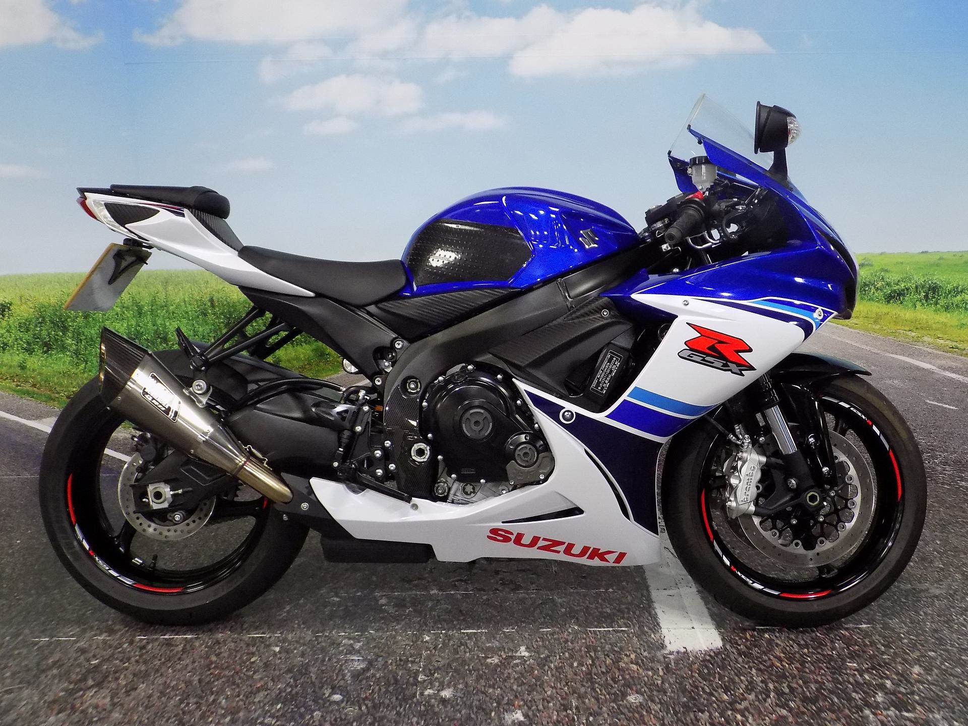 600 р. Suzuki GSX-r600. Судзуки джиксер 600. Сузуки GSX R 600. Suzuki GSXR 600 2016.