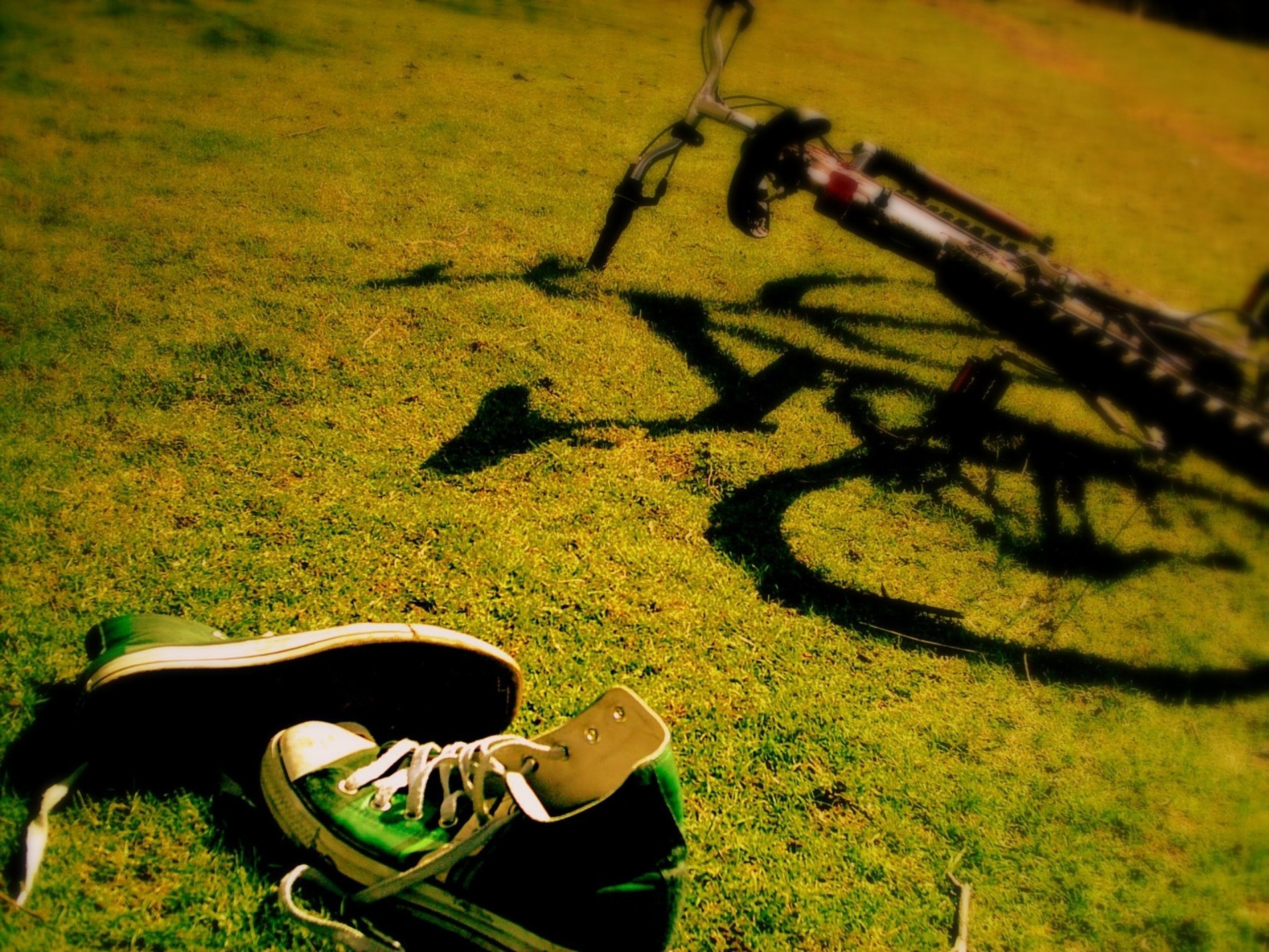 2560x1920 Download Wallpaper Â· Back. bicycles converse all star ...