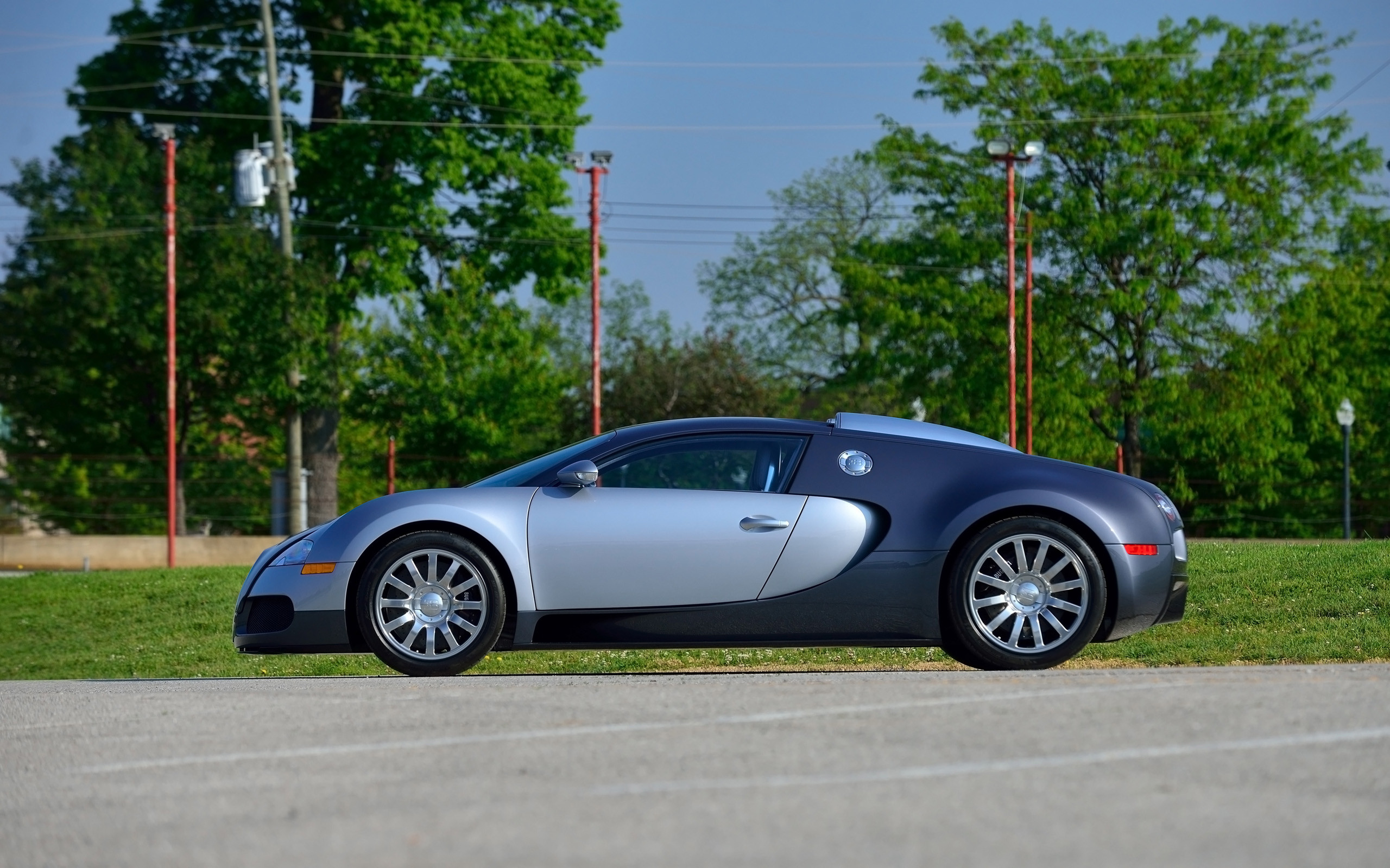 2560x1600 2006 Bugatti Veyron Sterling/Graphite - Static - 2 -  - Wallpaper