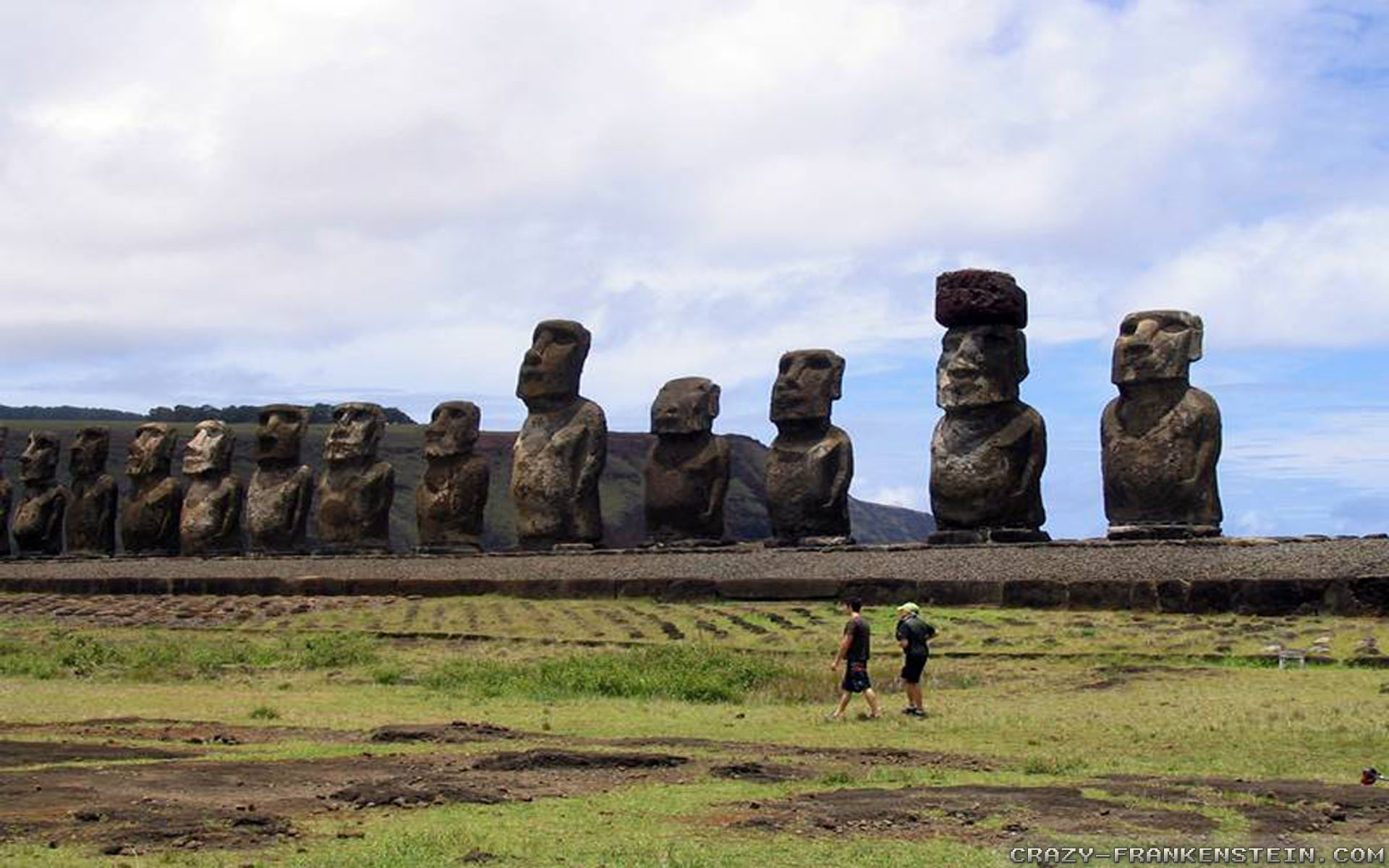 1920x1200 Wallpaper: Wyspa Easter Island Heads Resolution: 1024x768 | 1280x1024 |  1600x1200. Widescreen Res: 1440x900 | 1680x1050 | 