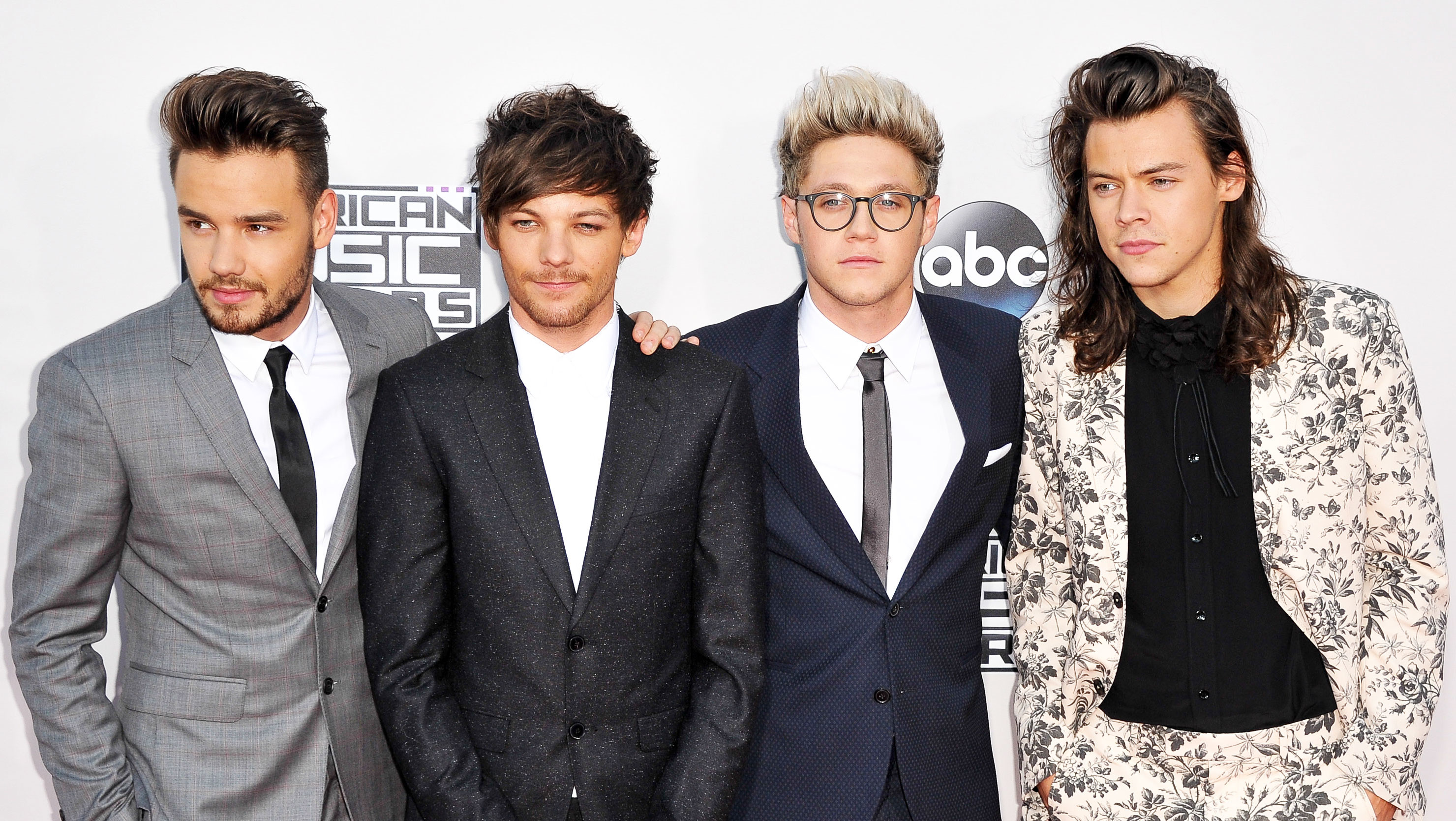 2960x1669 One Direction Fans React to Rumors the Band's Breaking Up | StyleCaster