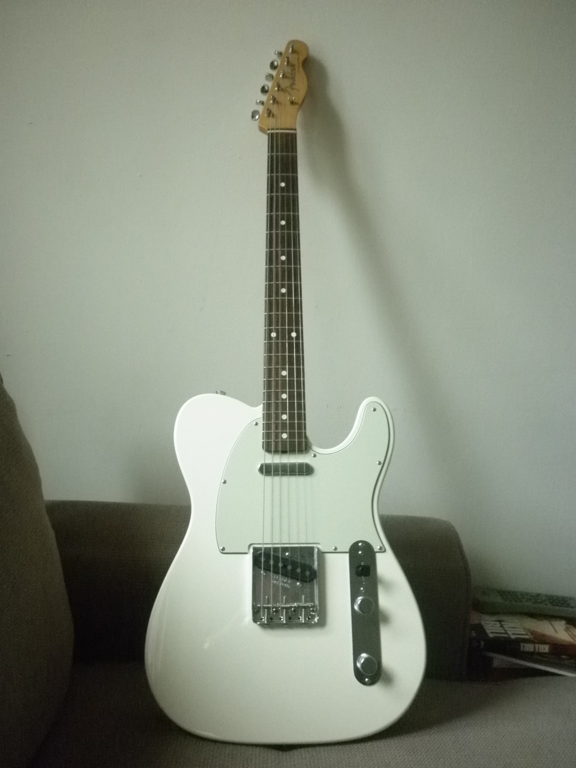 1920x2560 Fender Classic '60s Telecaster berlin images