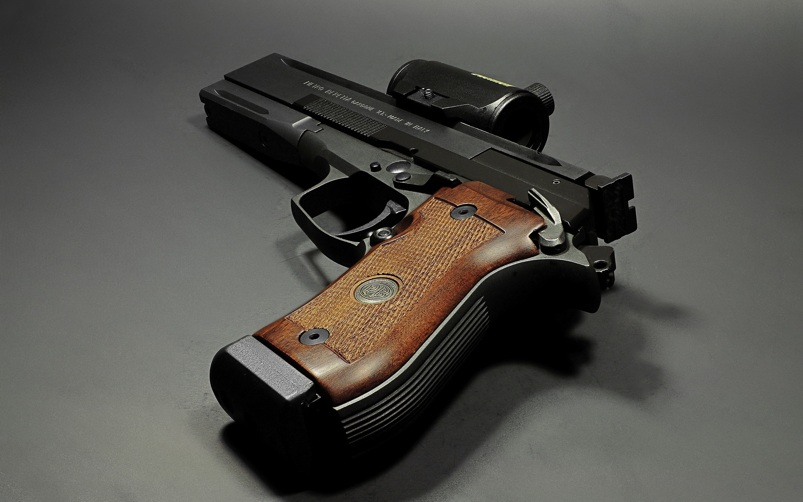2560x1600 Beretta Pistol Wallpaper 7 - 2560 X 1600