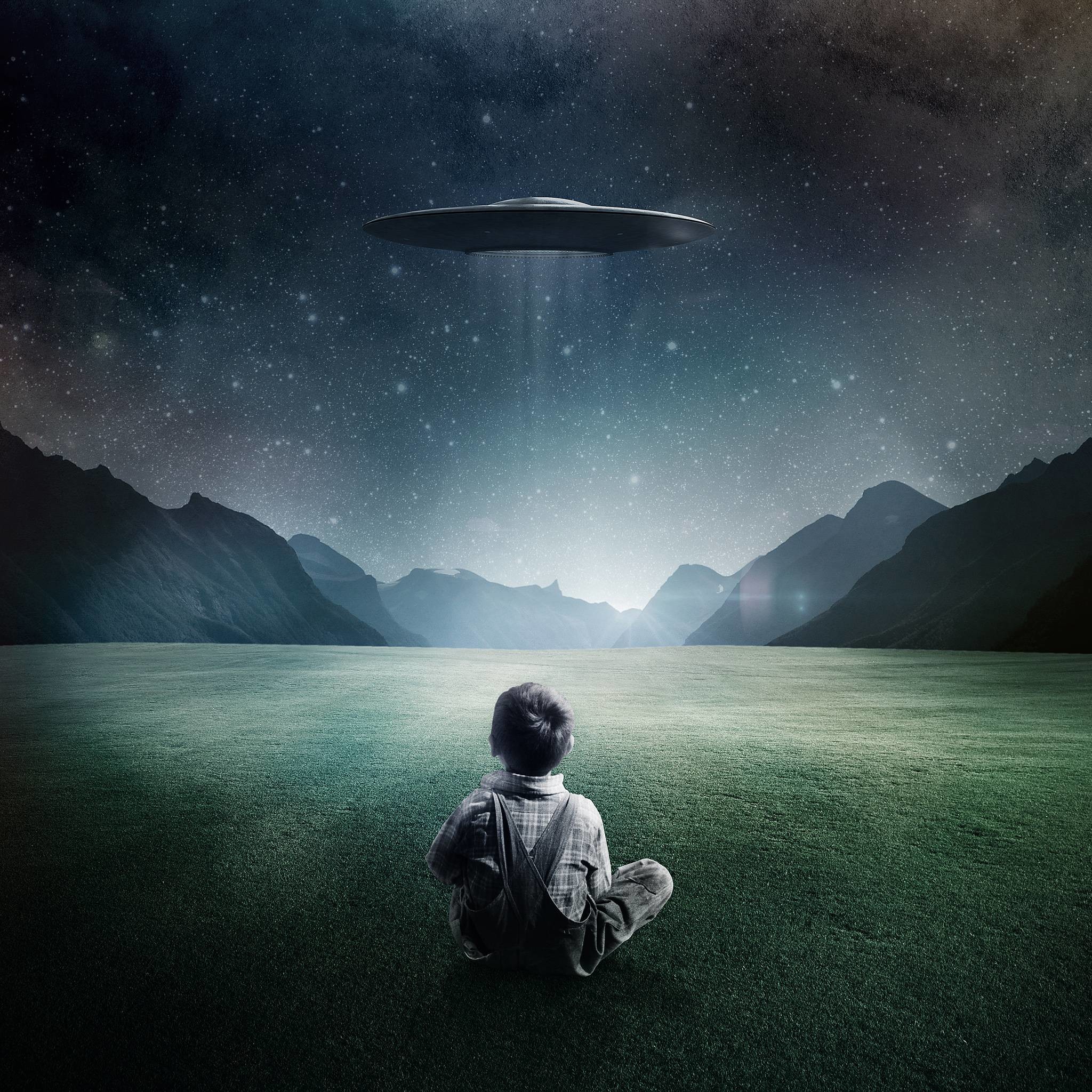 2048x2048 Wallpapers For > 3d Ufo Wallpaper