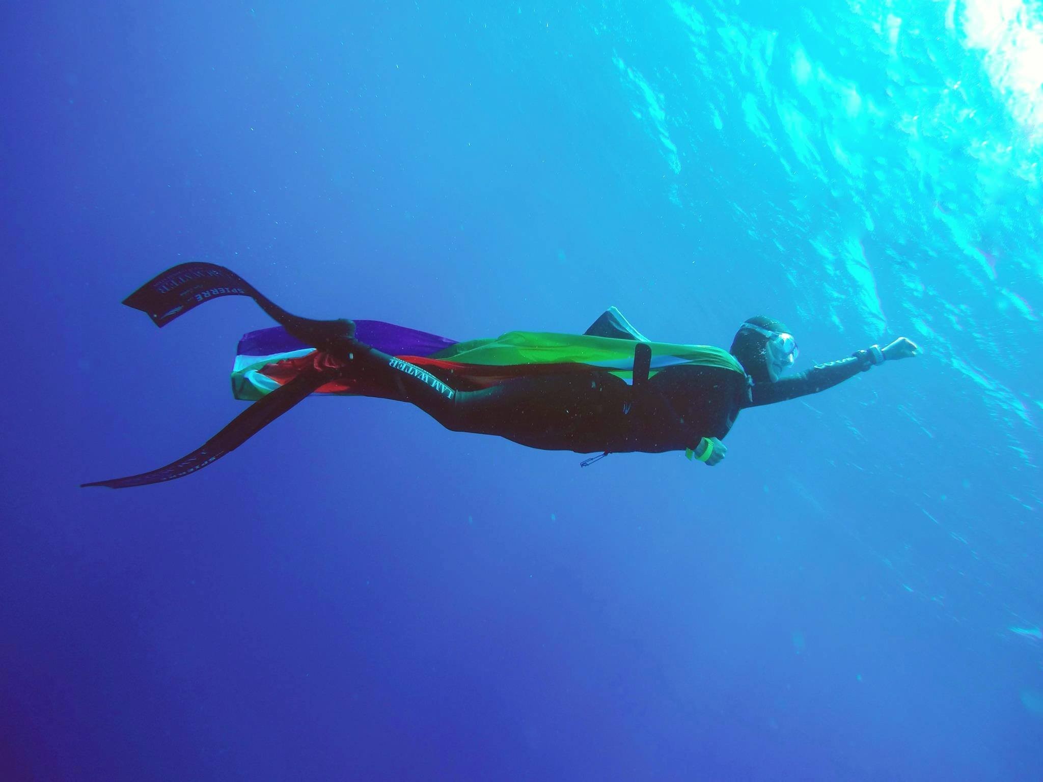 2048x1536 Beth breaks 2 South African freediving records!