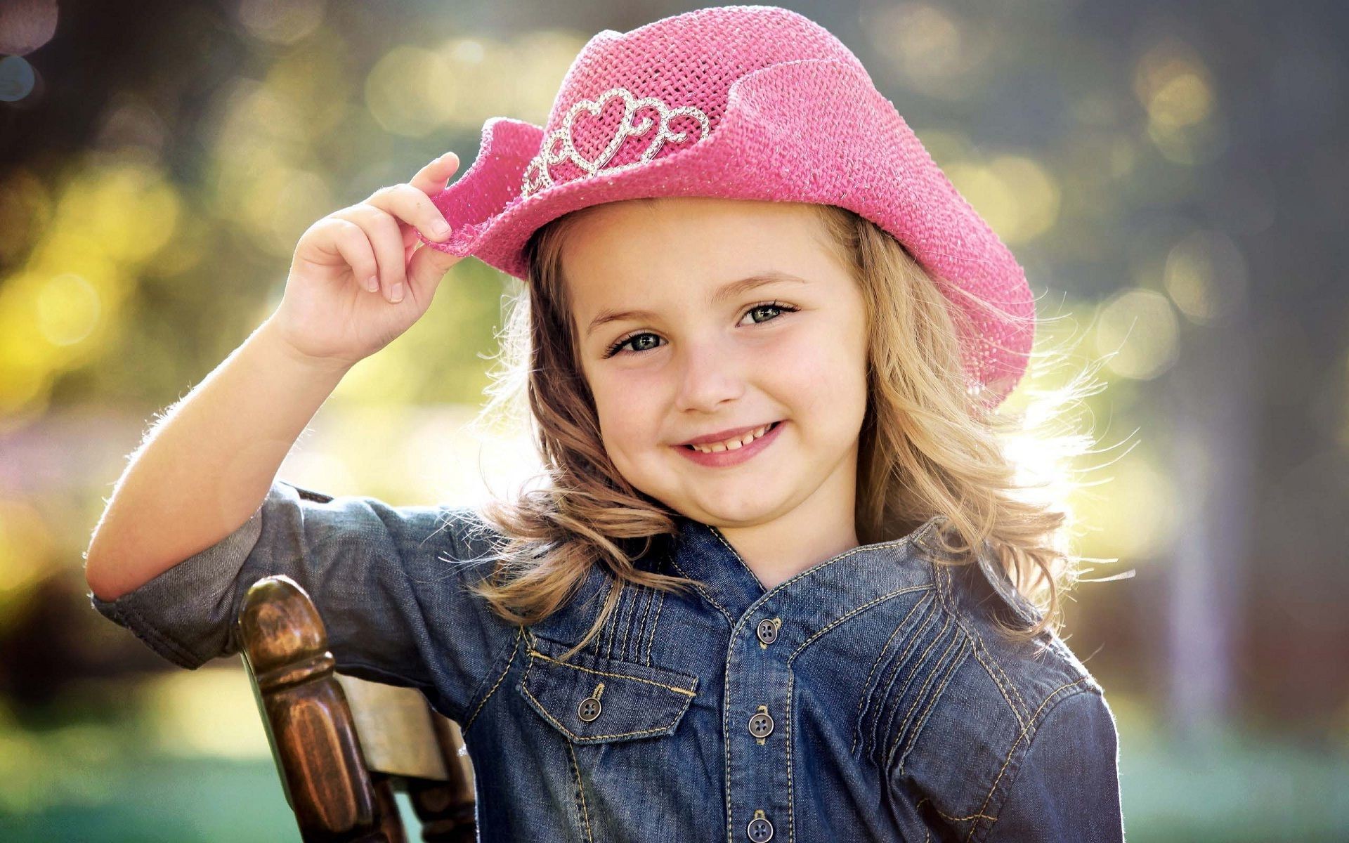 1920x1200 Stylish cute baby girl beautiful smiling face hd wallpapers