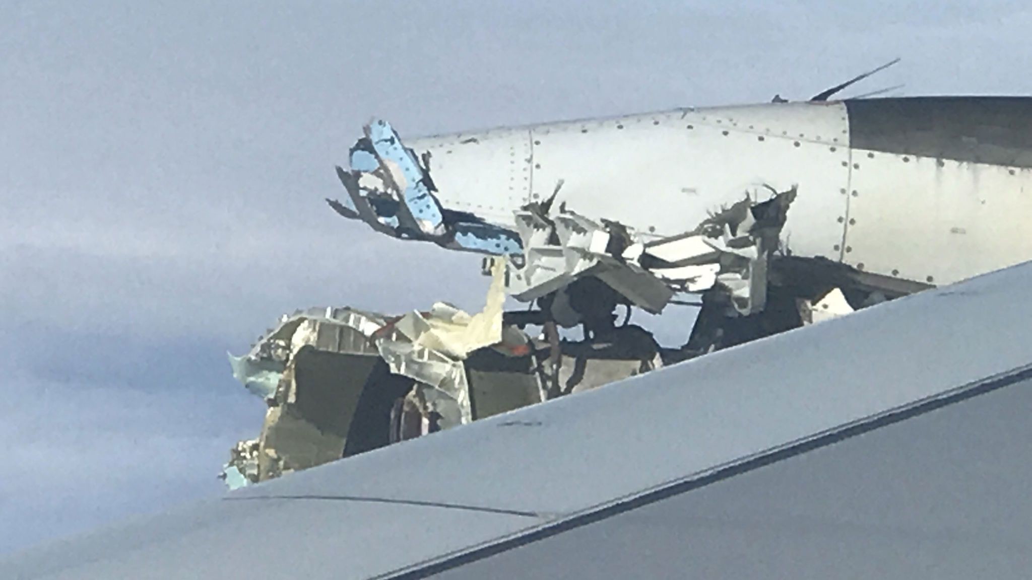 2048x1152 Air France A380 suffers serious engine damage after 'tremendous bang'