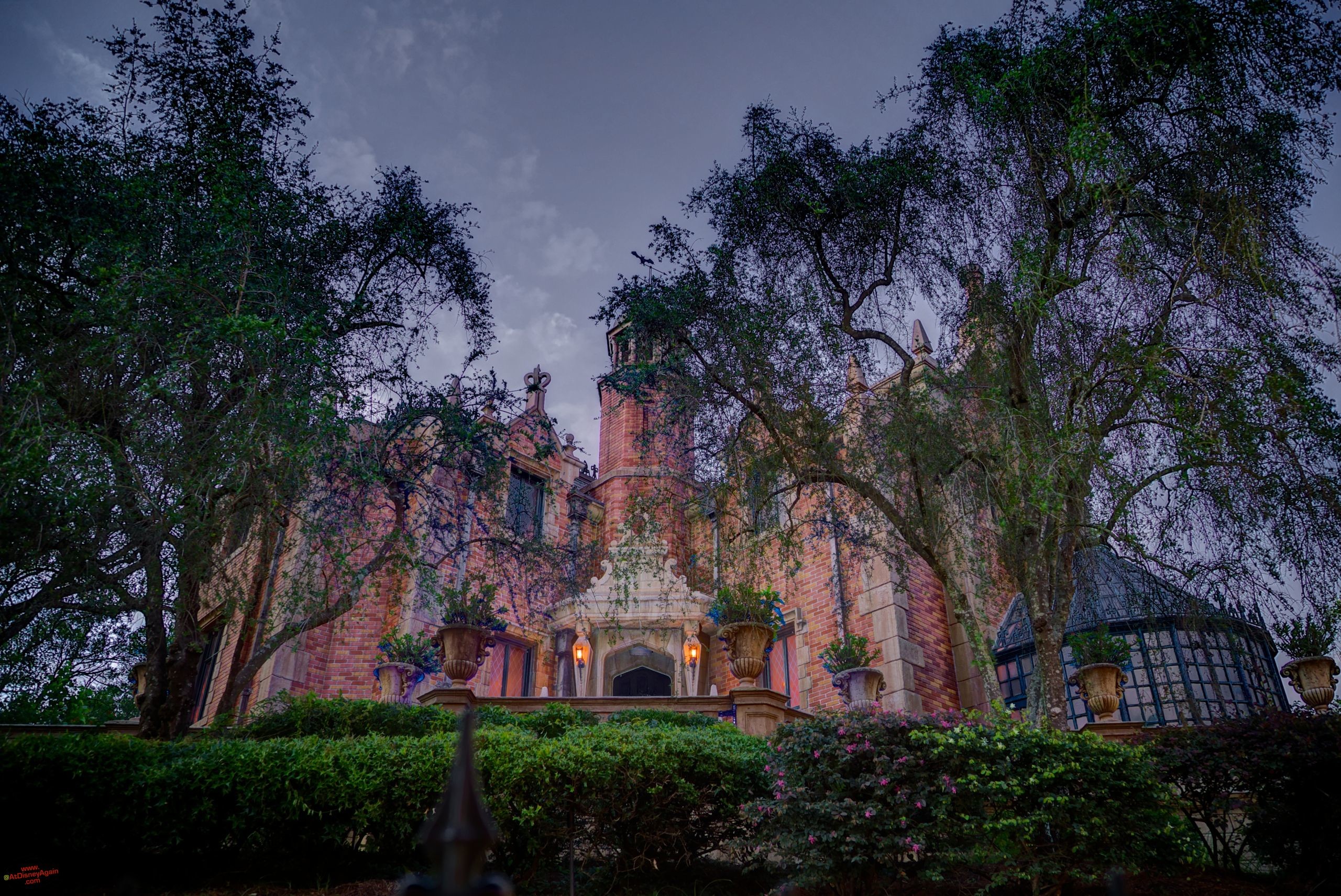2560x1710 Haunted Mansion: Room for One More… – AtDisneyAgain