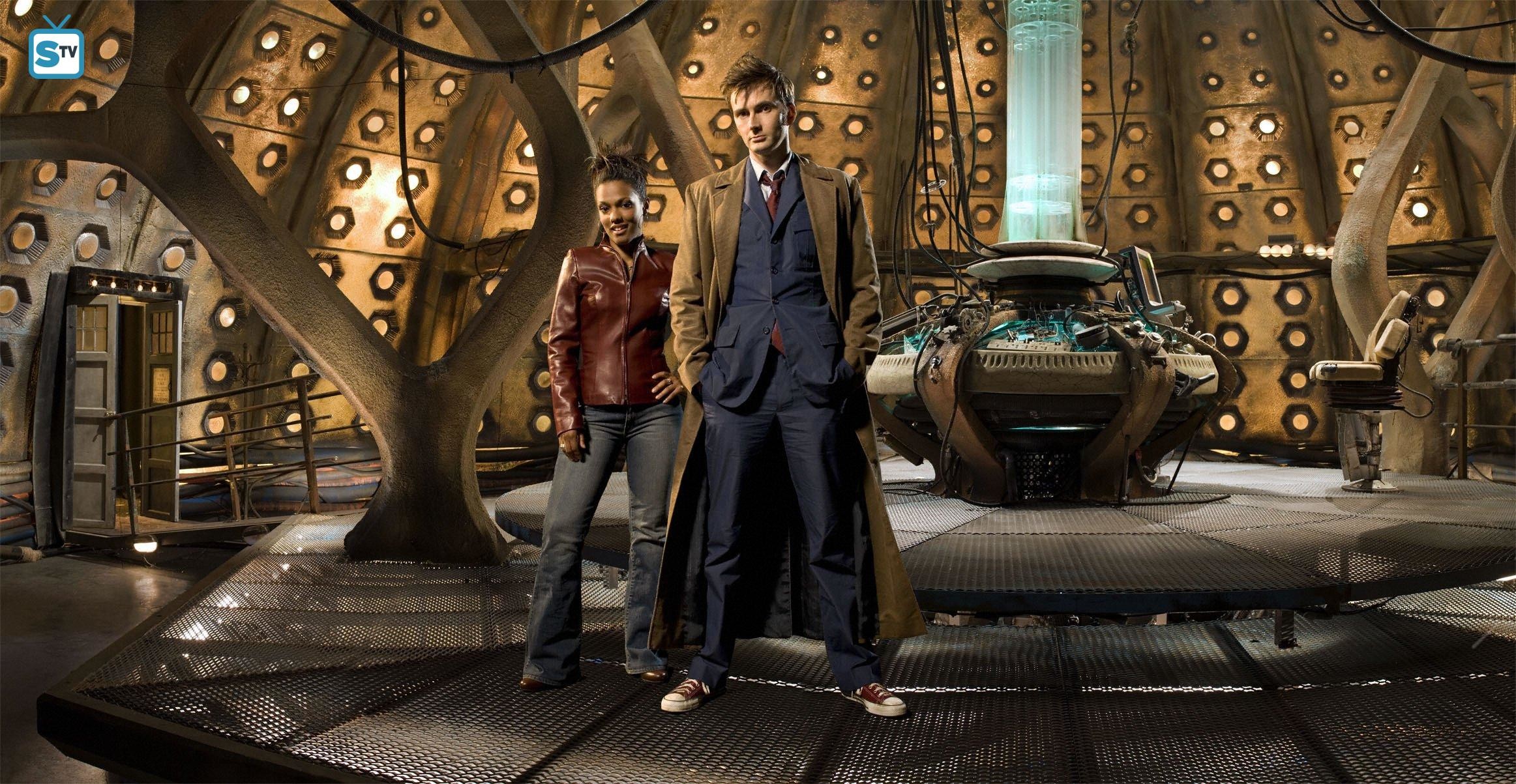 2325x1203 doctor_who_s3_015