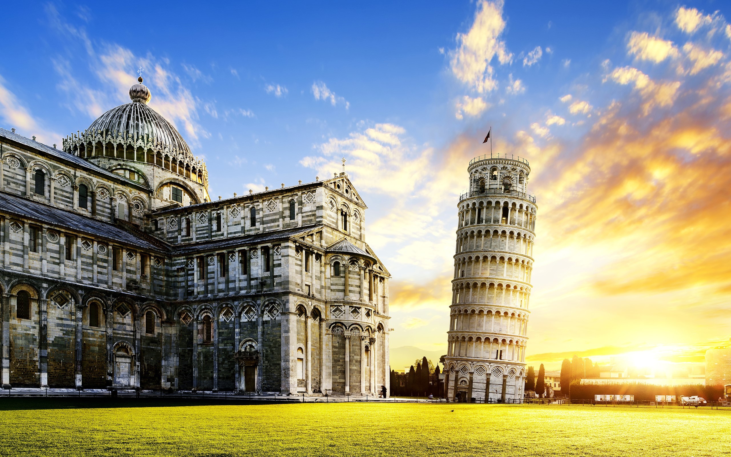 2560x1600 Leaning Tower of Pisa in Italy Desktop Wallpapers