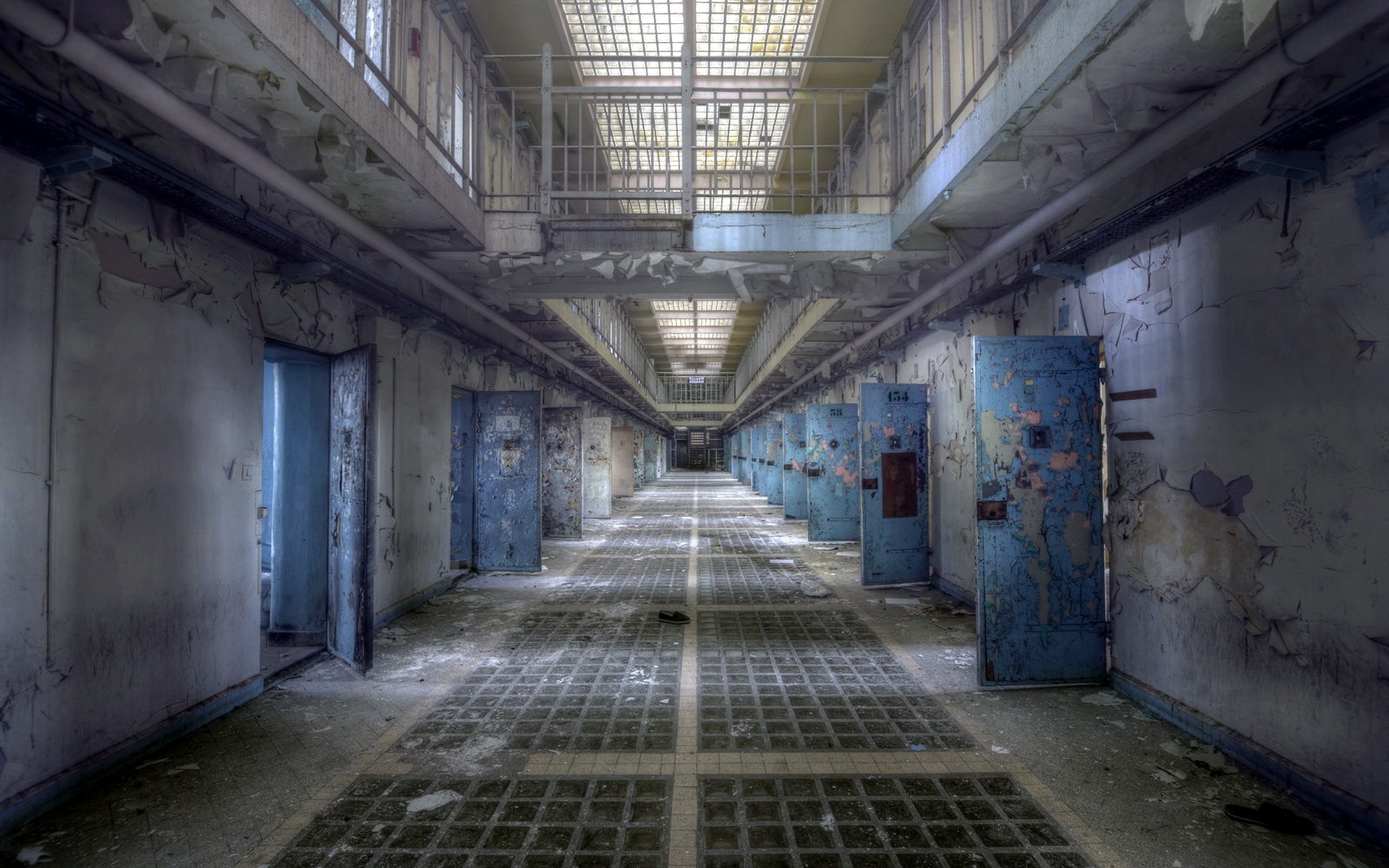 1920x1200 The interior of an abandoned prison