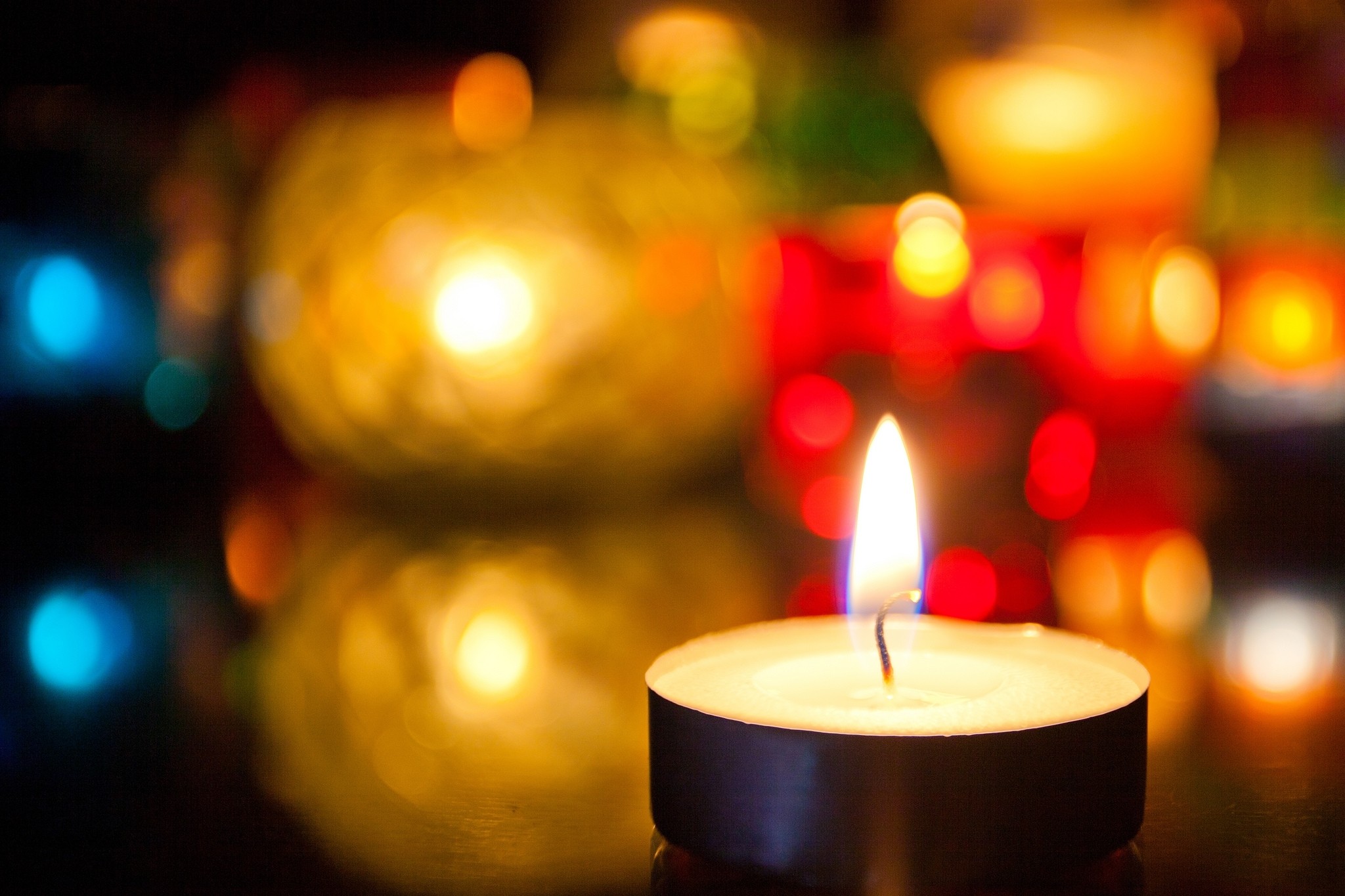 2048x1365 Candle Wallpaper 16395