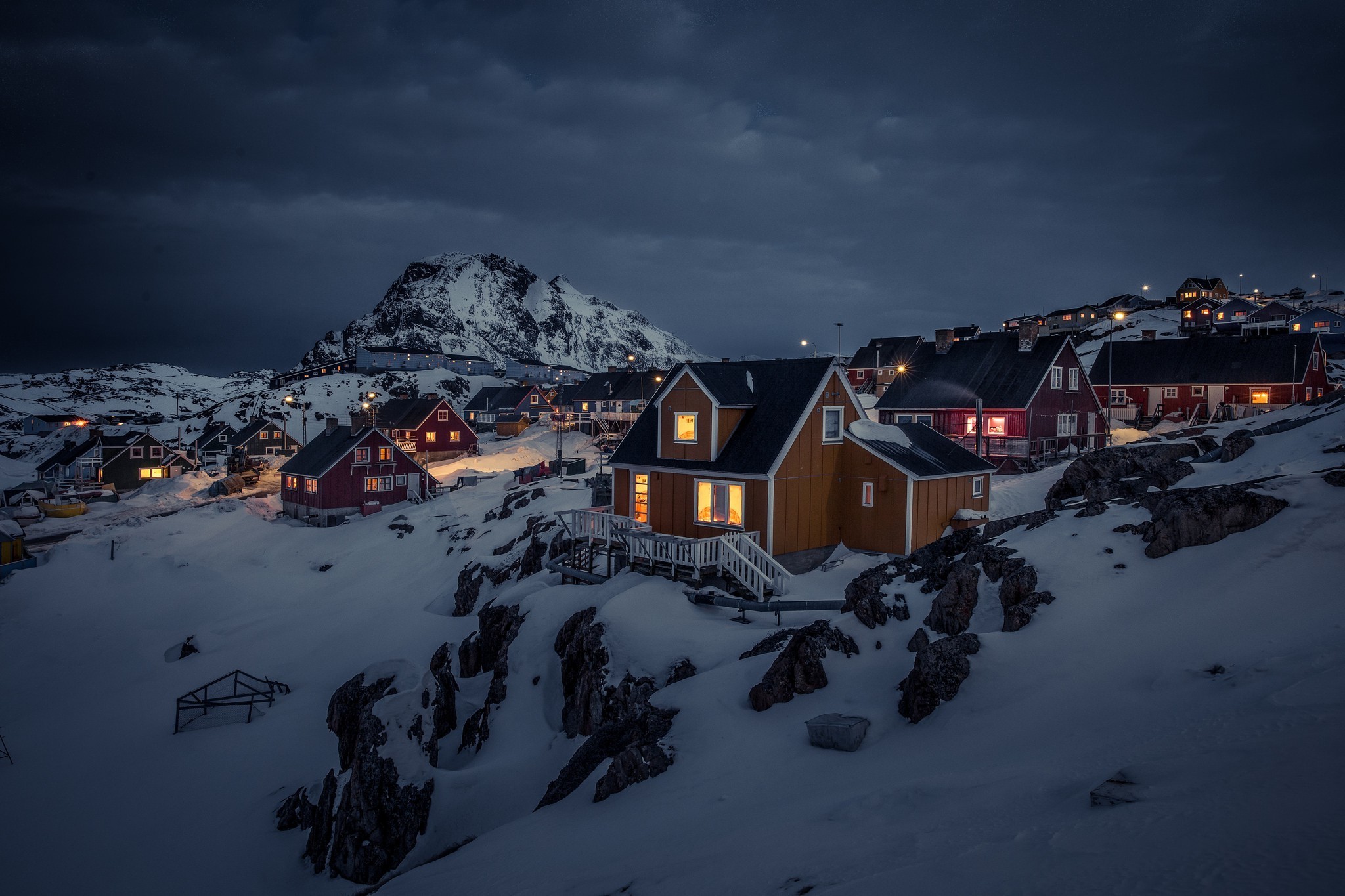 2048x1365 Greenland, Night, House, Landscape, Lights, Town, Snow, Overcast,