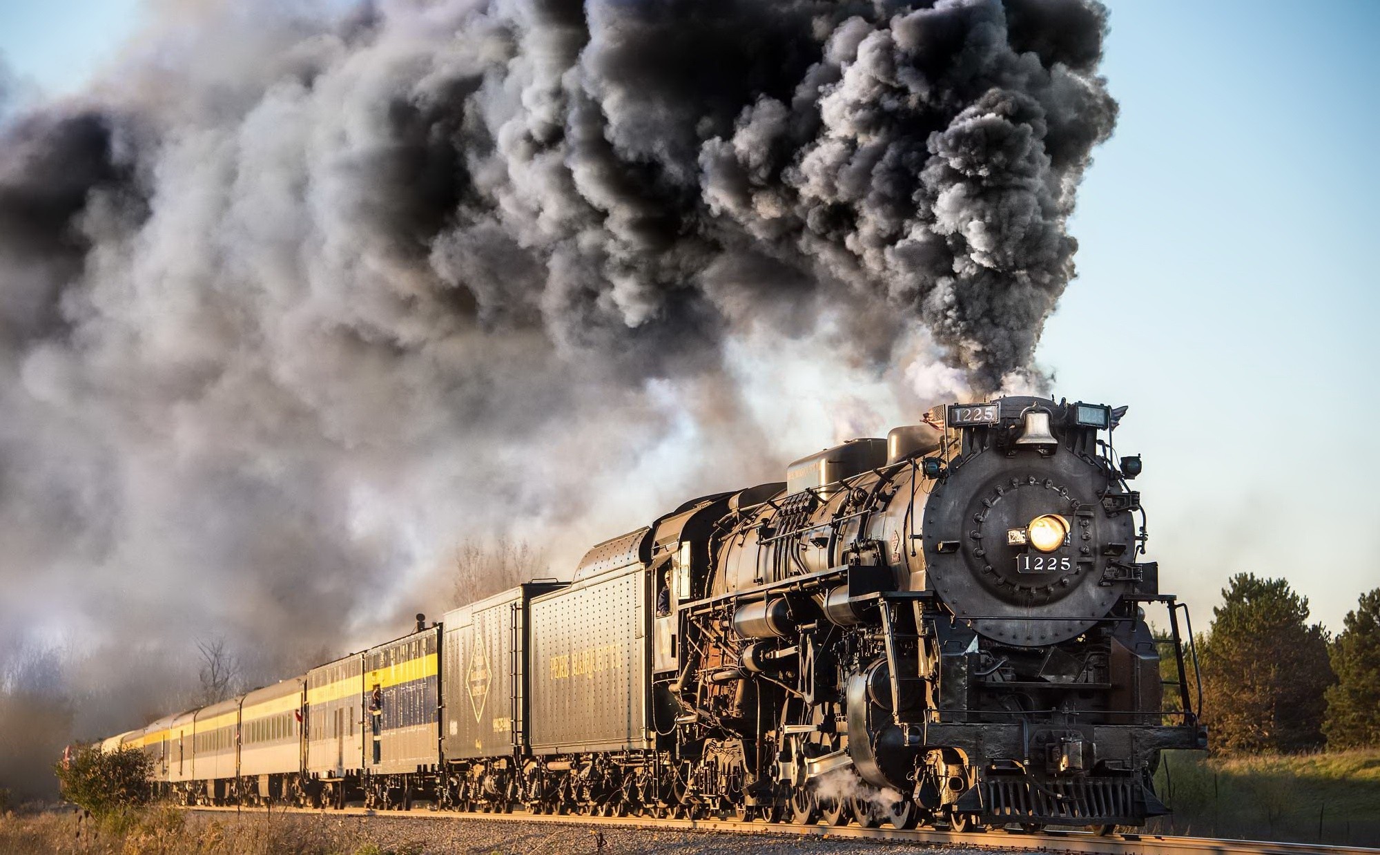 1999x1238 Vehicles - Train Vehicle Smoke Steam Train Locomotive Wallpaper