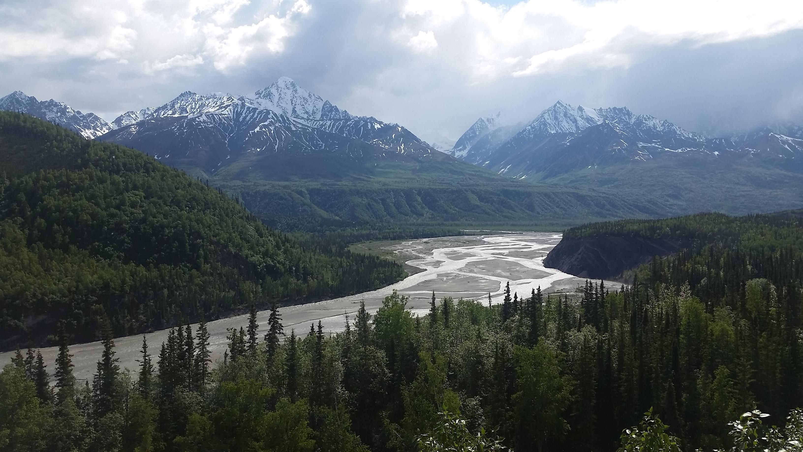 3264x1836 [OC] Alaska. View overlooking the Matanuska River. [1080 x 1920]