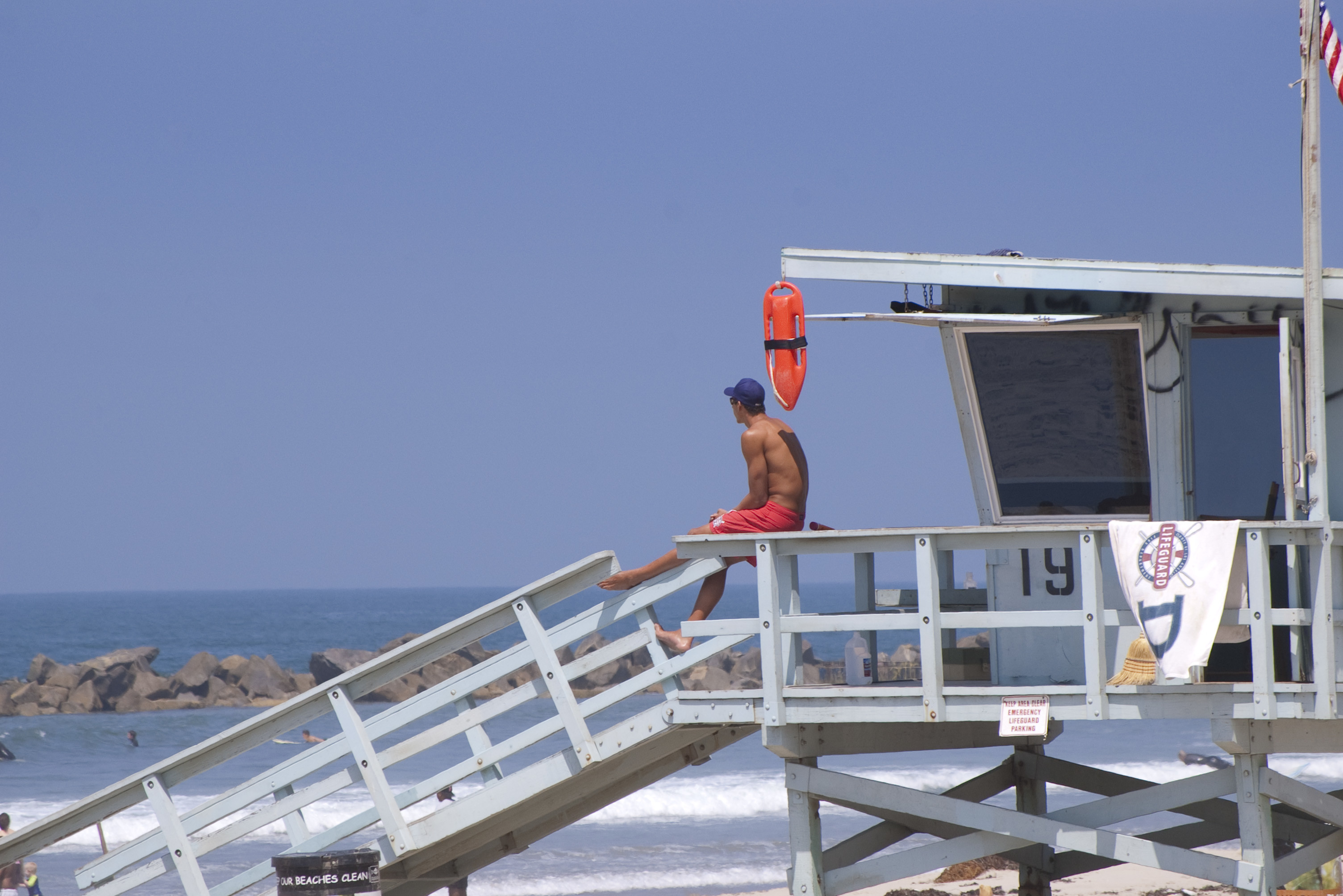 3008x2008 a california beach lifeguard tower long beach