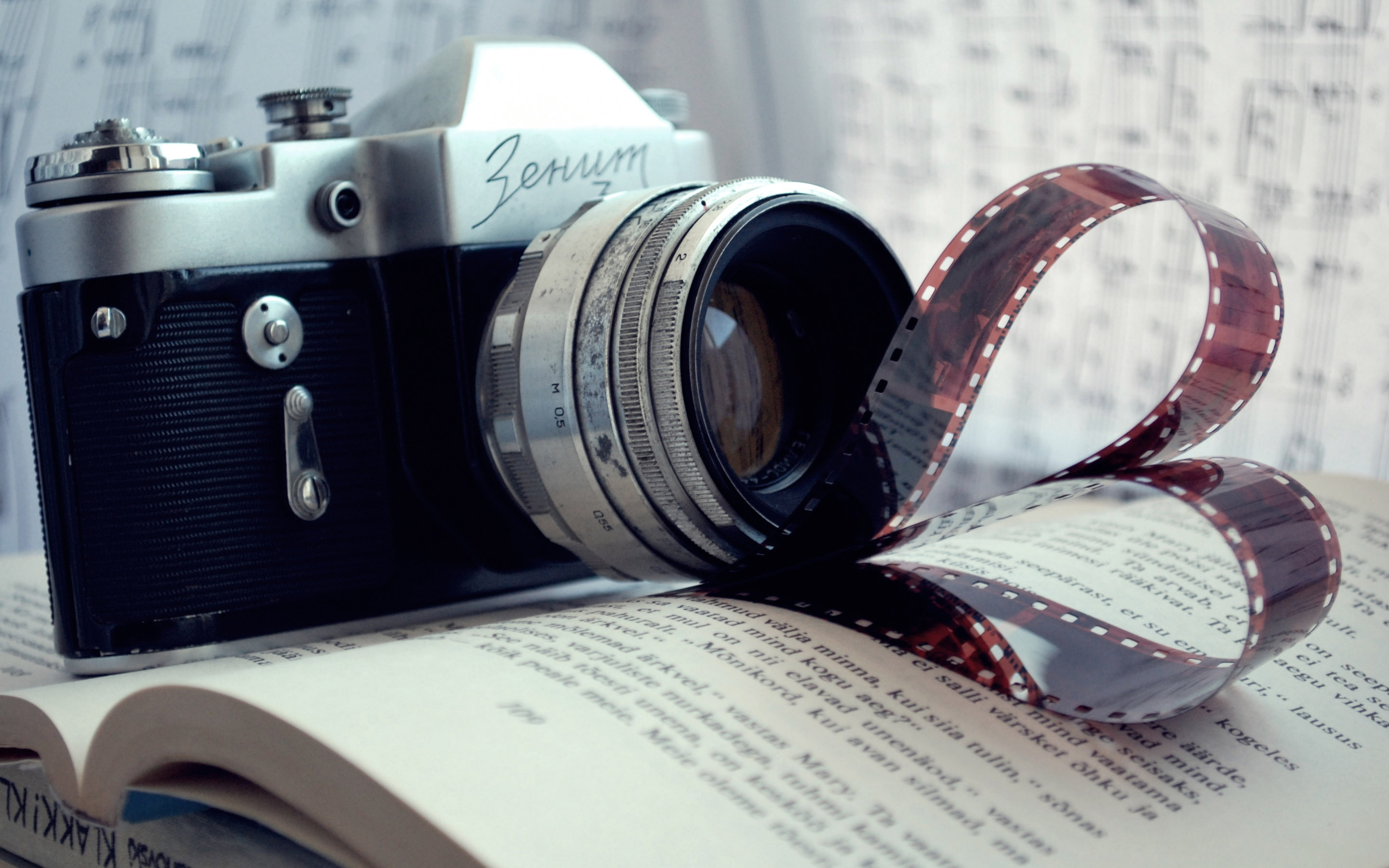 2880x1800 Related Wallpapers HD. Vintage Camera Wallpaper Widescreen
