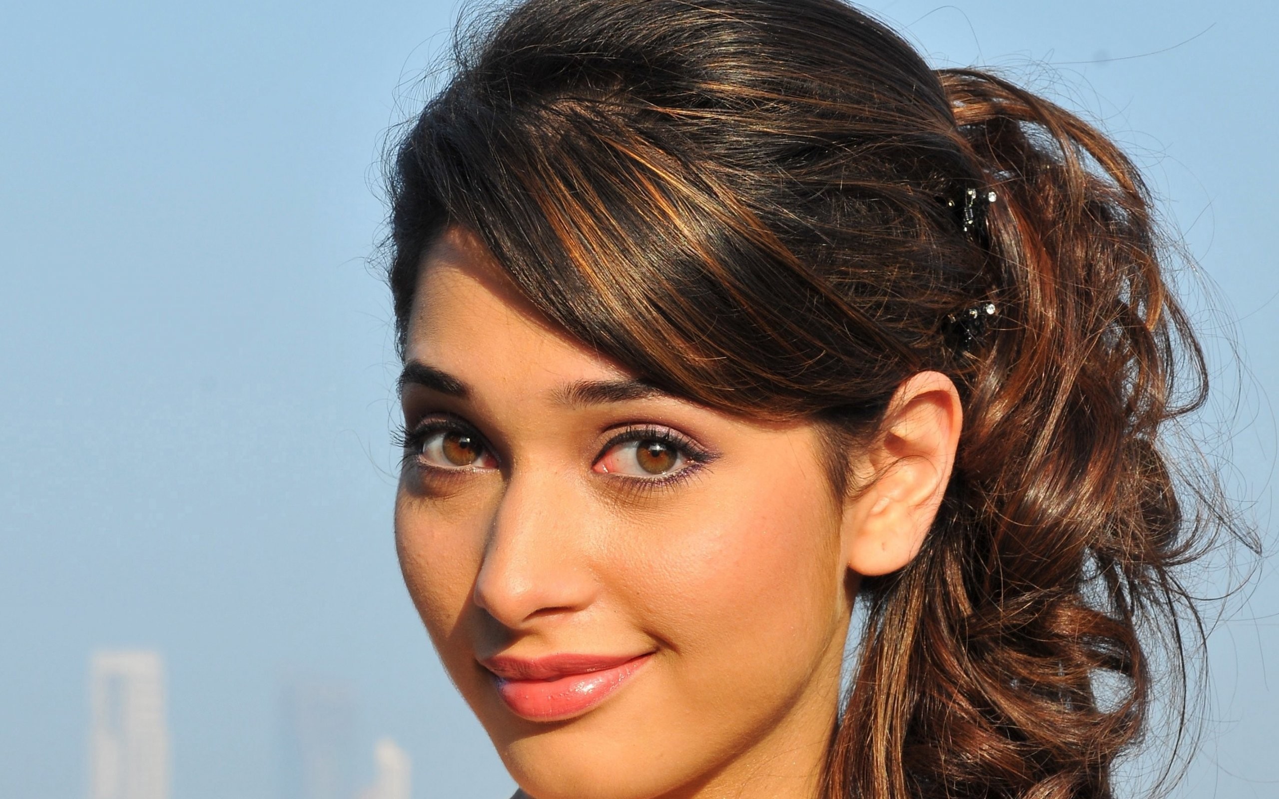 2560x1600 Celebrity - Tamannaah Bhatia Bollywood Girl Woman Face Wallpaper