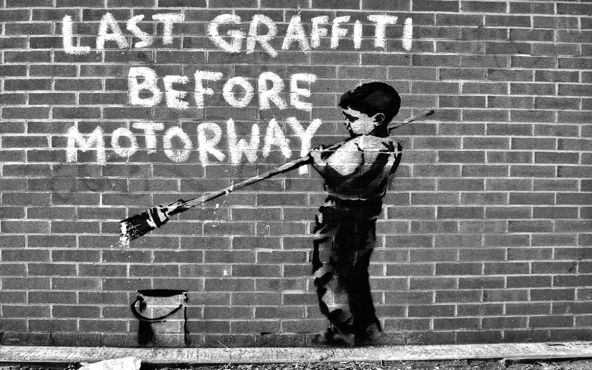 1920x1200 Banksy Last Graffiti Before Motorway .