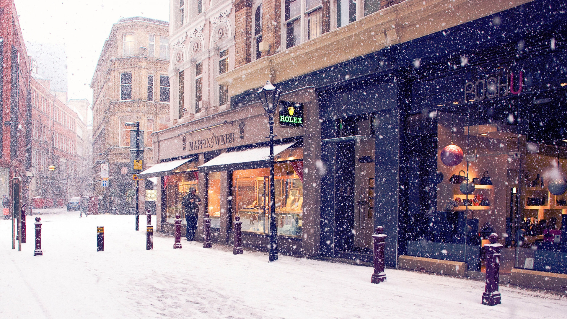 1920x1080  Wallpaper city , winter, europe, street, snow, shopping