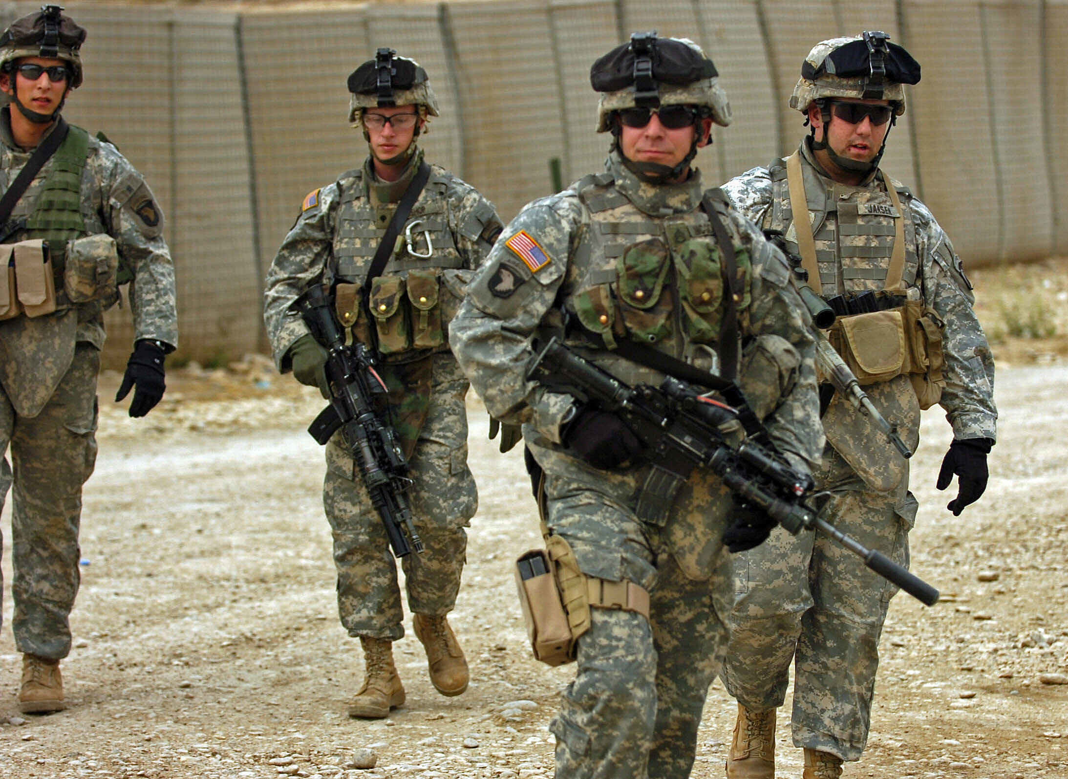 2186x1594  > United States Army Wallpapers