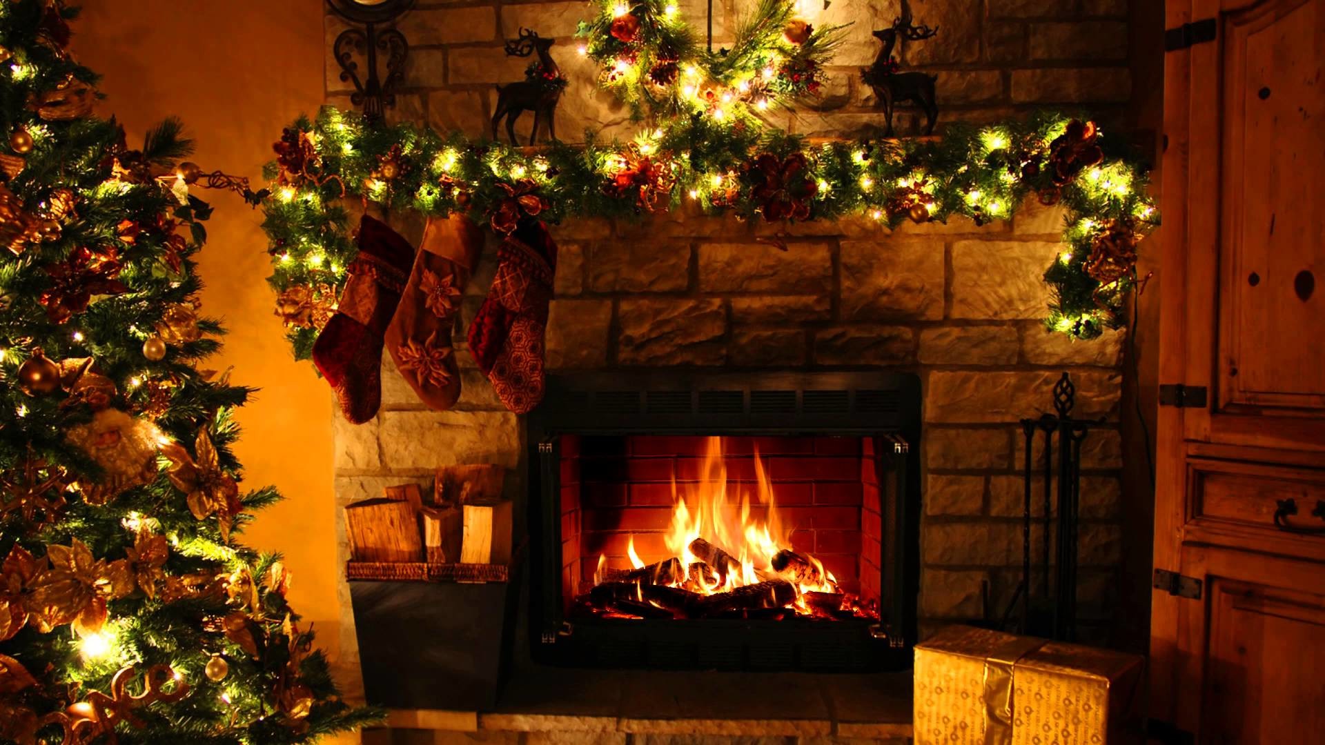 Christmas Fireplace Wallpaper 57 Images Christmas Fireplace Wallpaper 57 Images