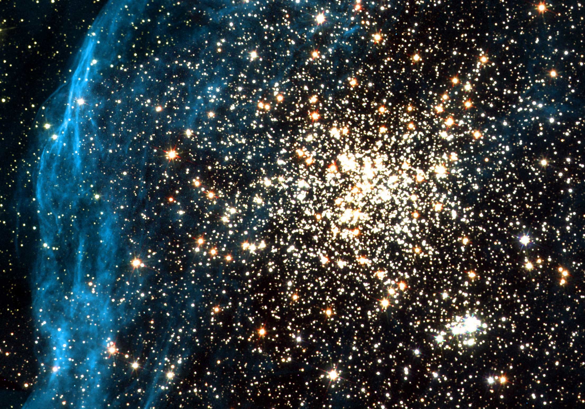 2210x1546 NGC 1850 is an unusual double cluster that lies in the bar of the Large  Magellanic