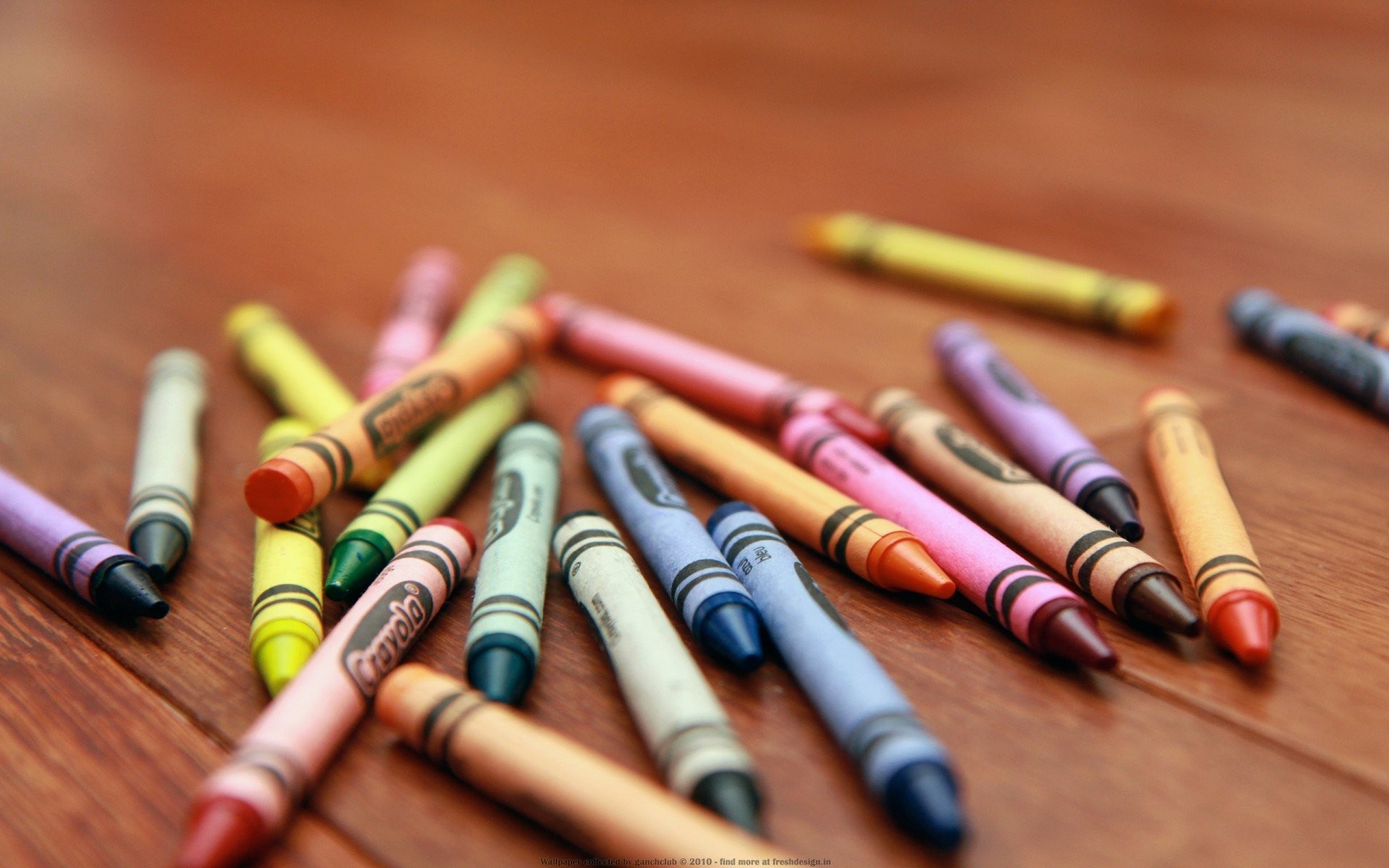 1920x1200 crayons table multicolored