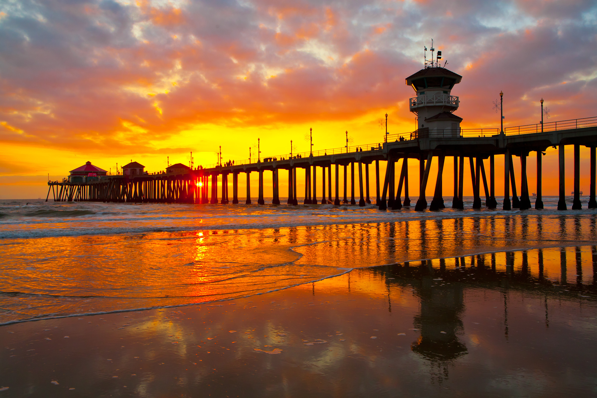 2400x1600 Orange County Piers - California Beaches