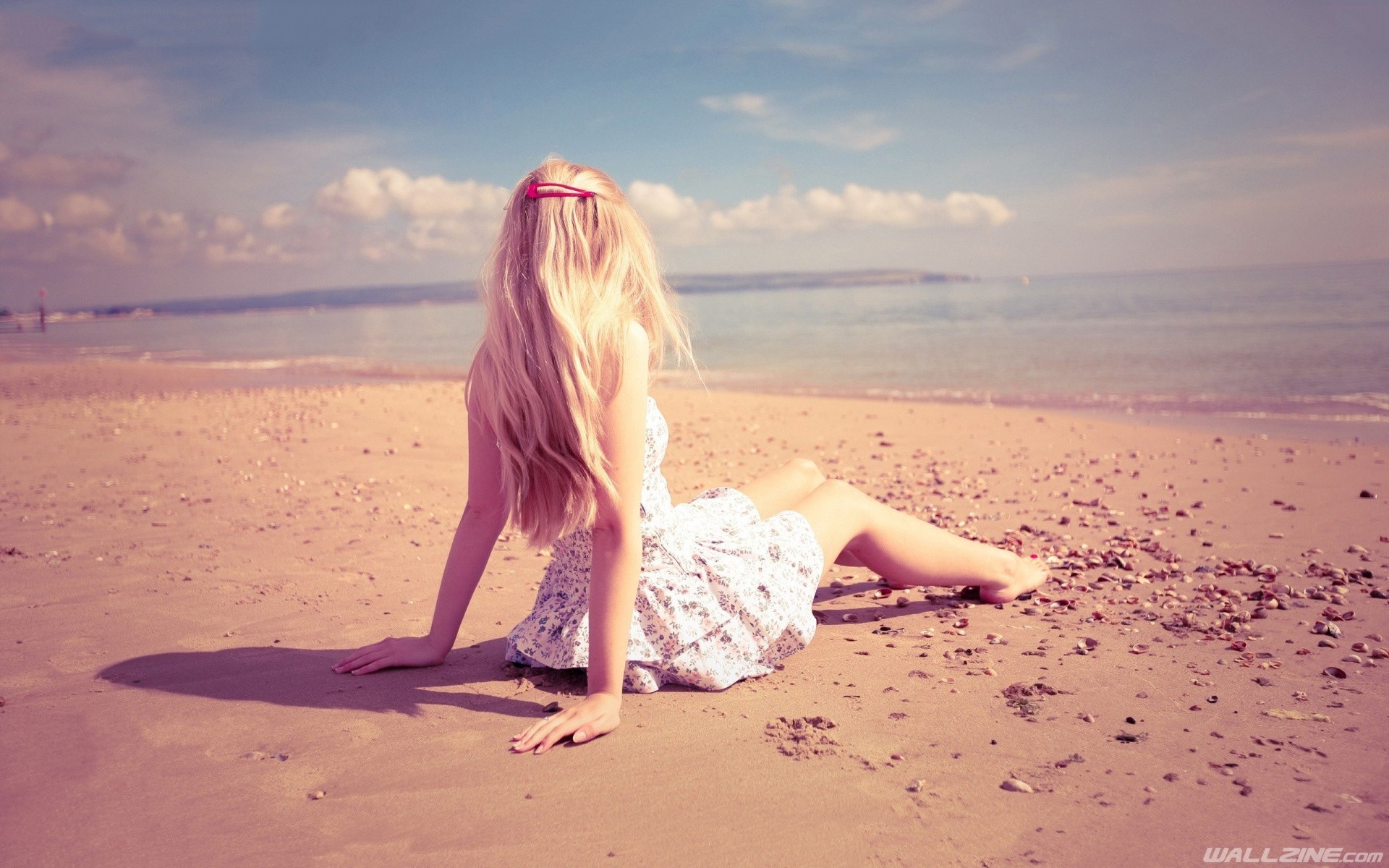 1920x1200 Lonely Girl Sitting On Beach Wallpaper