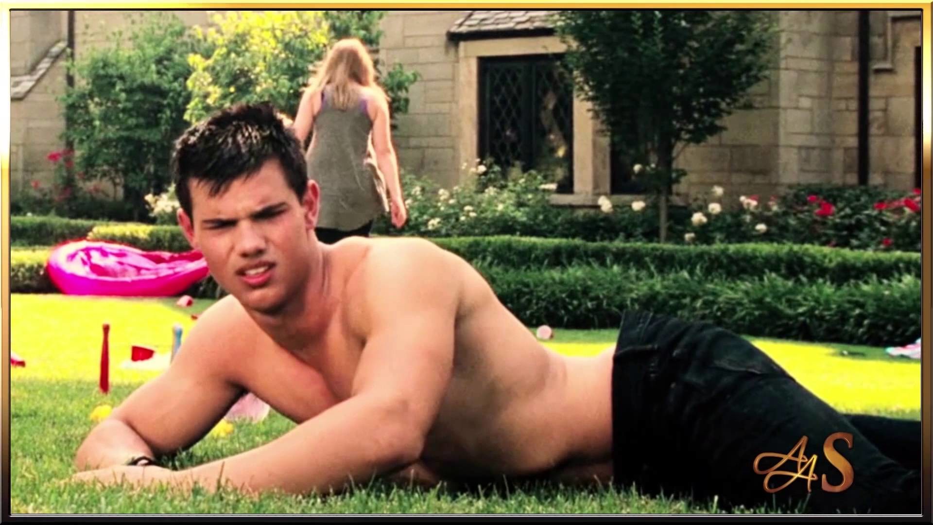 Taylor Lautner Shirtless Wallpaper.