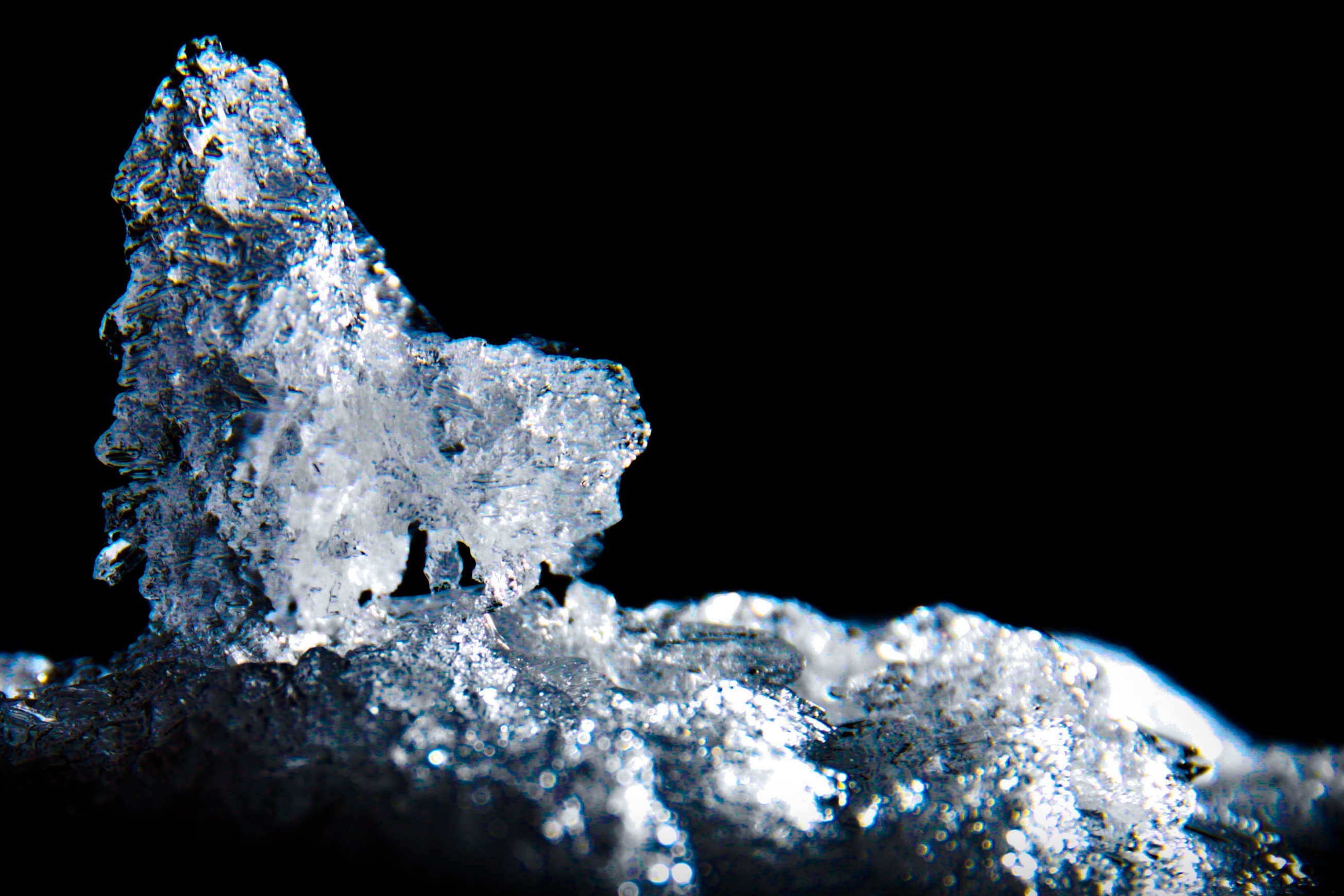 2609x1740 Crystals ice macro wallpaper