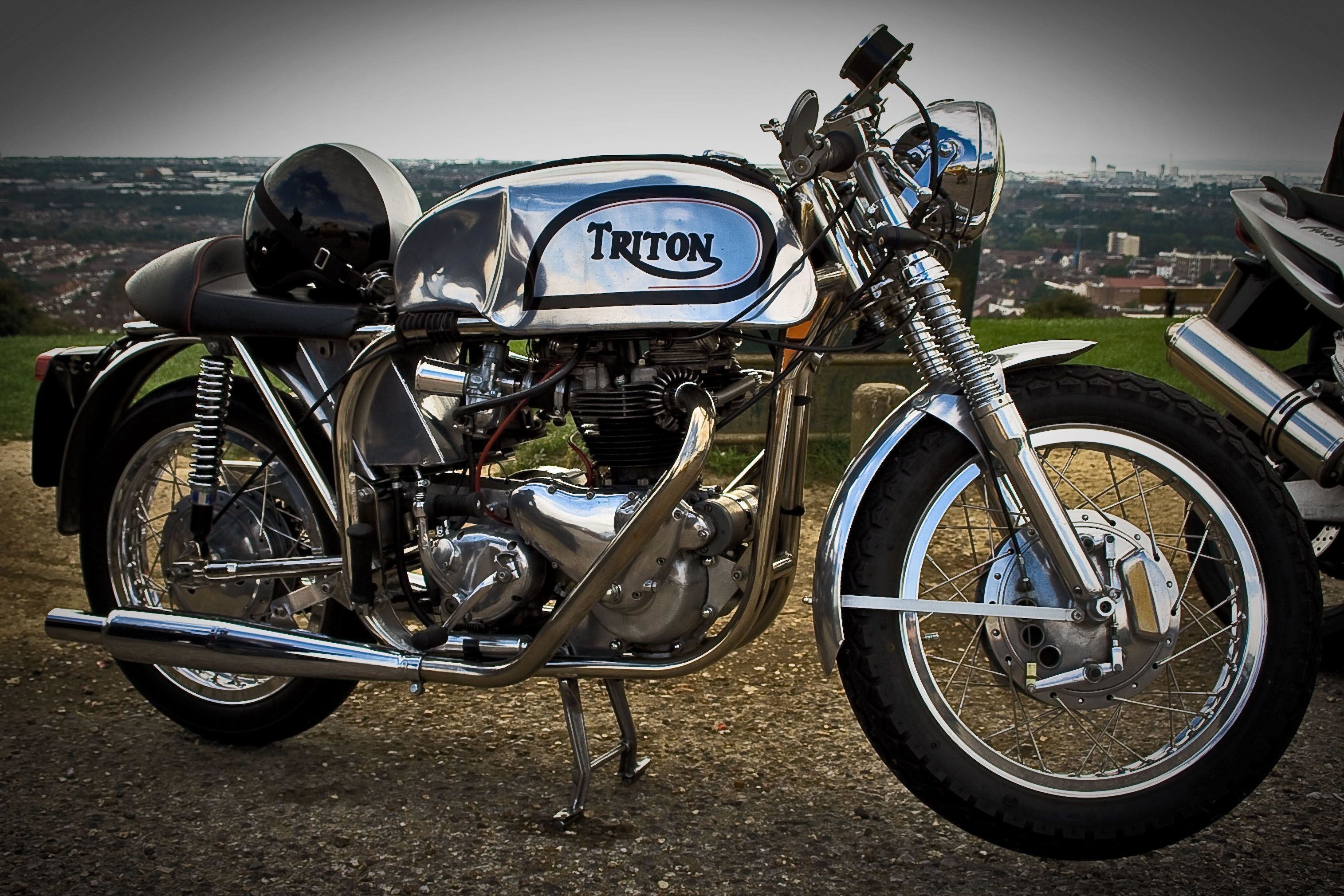 3030x2020 Download Free Vintage Triumph Motorcycle HD Wallpaper | HD .