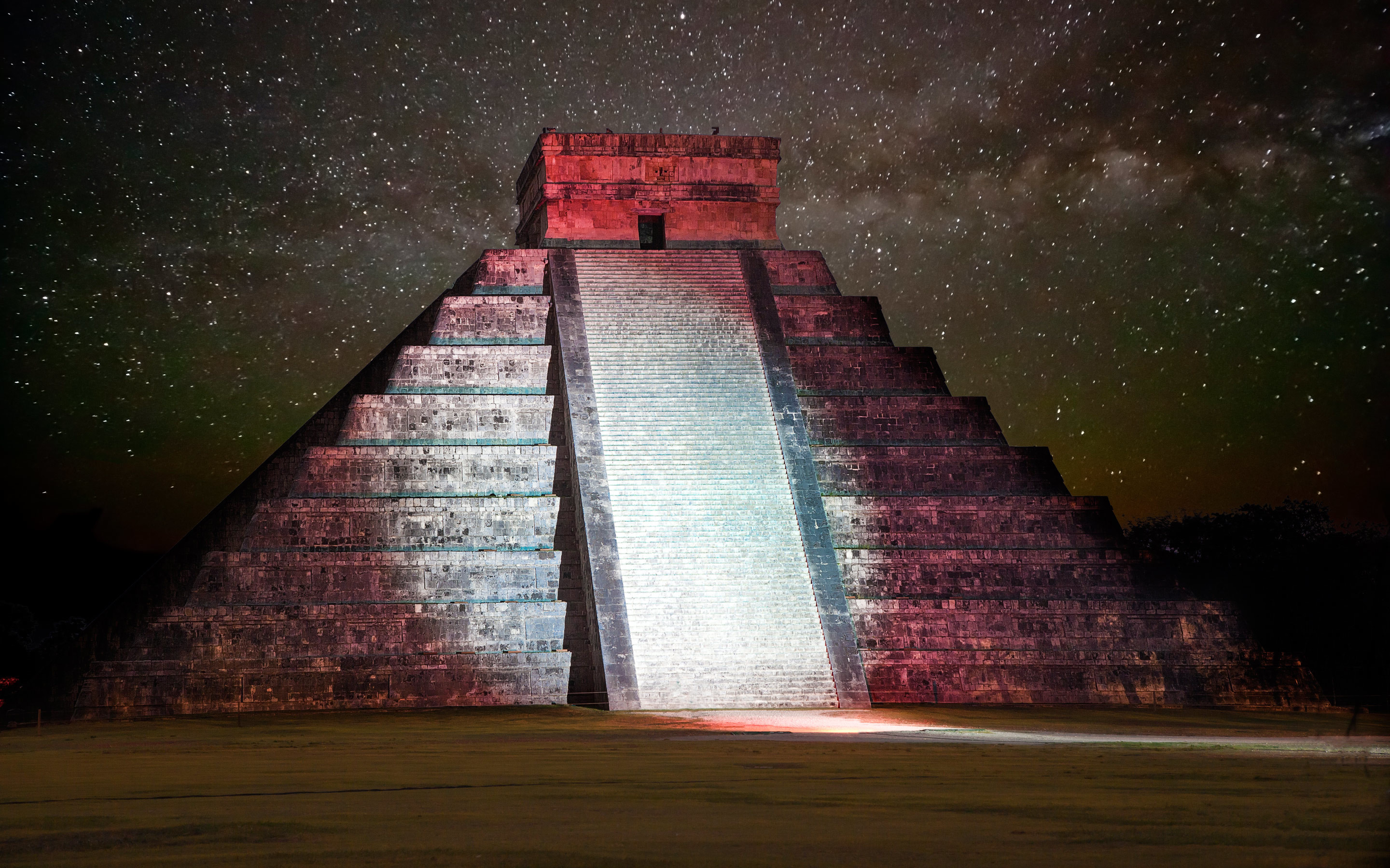 2880x1800 Ancient Mayan Pyramid Wallpaper