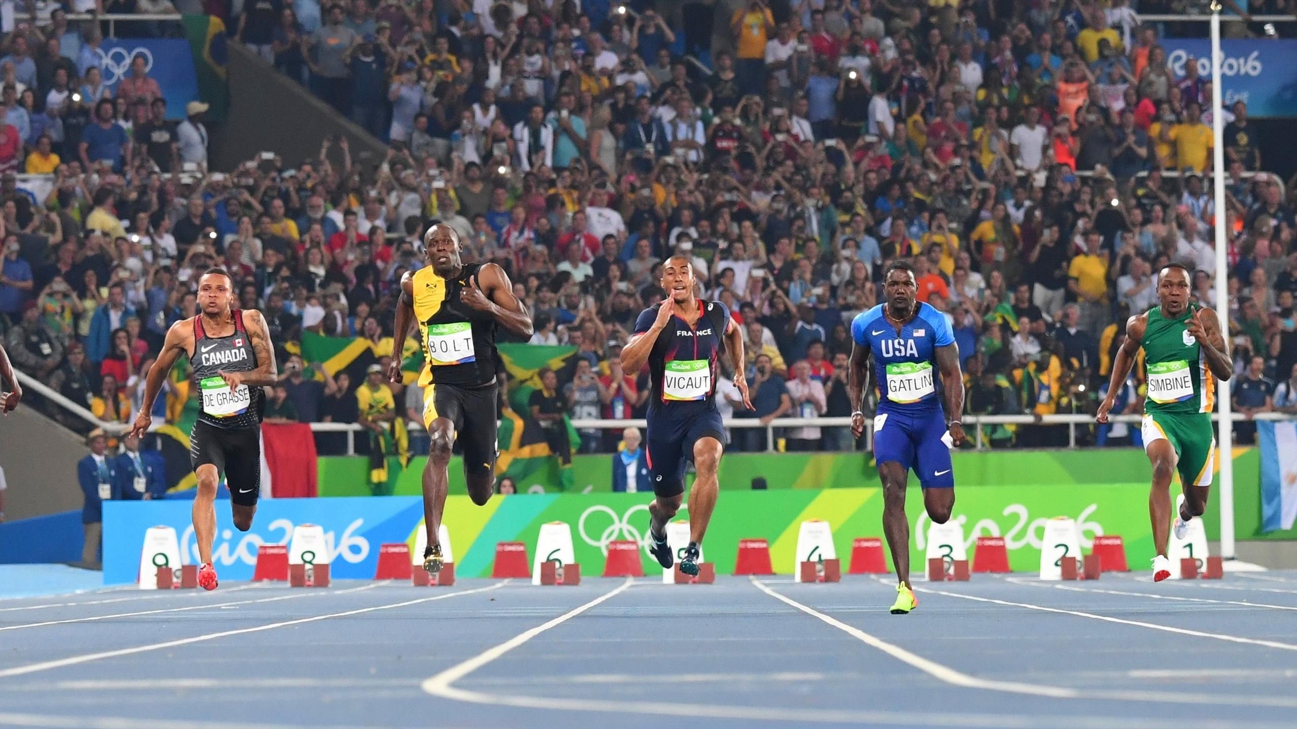 2560x1440 ... Bolt" fliegt auf den letzten 25 Metern an der Konkurrenz vorbei und  lÃ¤sst sie hinter sich, Ã¼berschreitet als Erster die ZiellinieAFPSeine  Kontrahenten ...