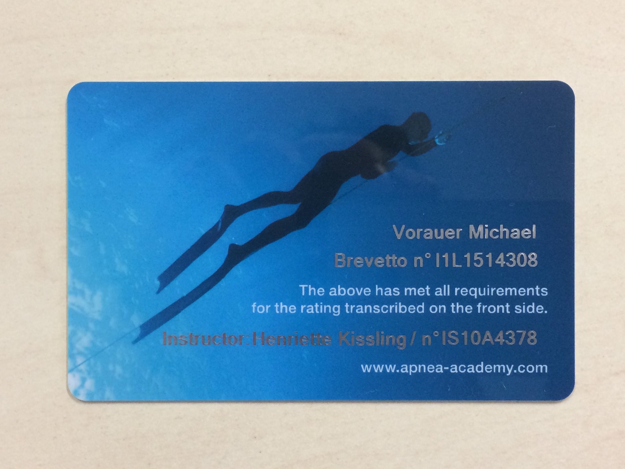 2048x1536 Michael Vorauer on Twitter: "Da isses, das #Brevet! GroÃe Freude.  #Freitauchen #freediving #apnea #apnoe @ApneaAcademy  https://t.co/tokEeQ0IAh"