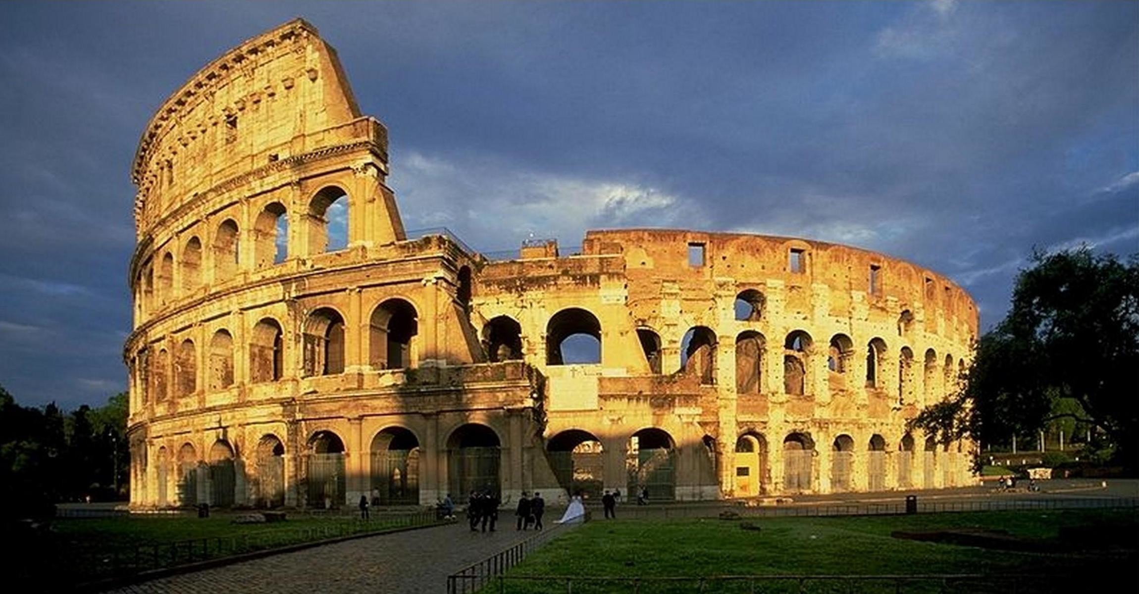 2300x1200 Colosseum In Rome